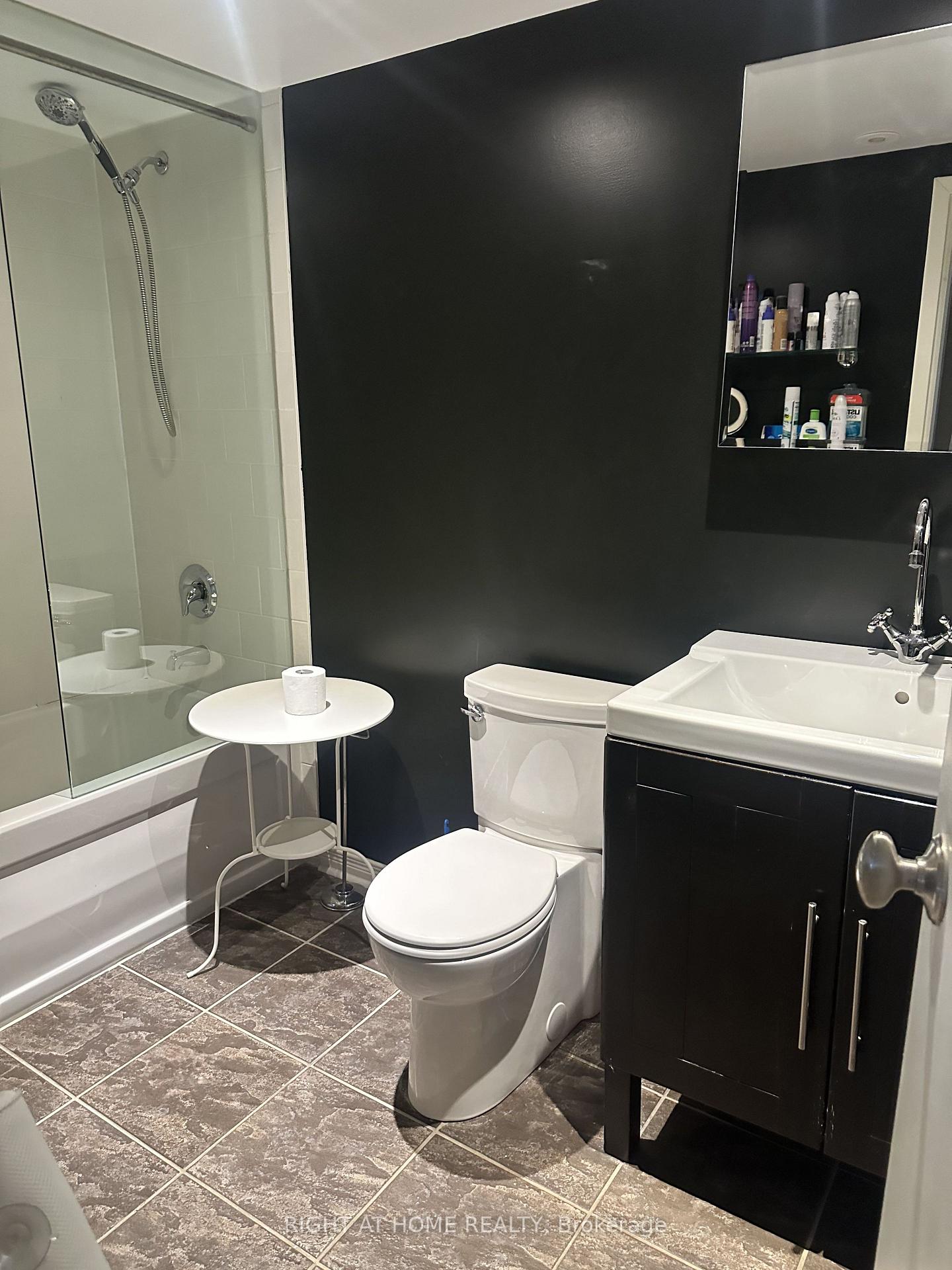 Photo 12 of Unit 425, 34 Western Battery Road, Toronto, Niagara — HOMEH
