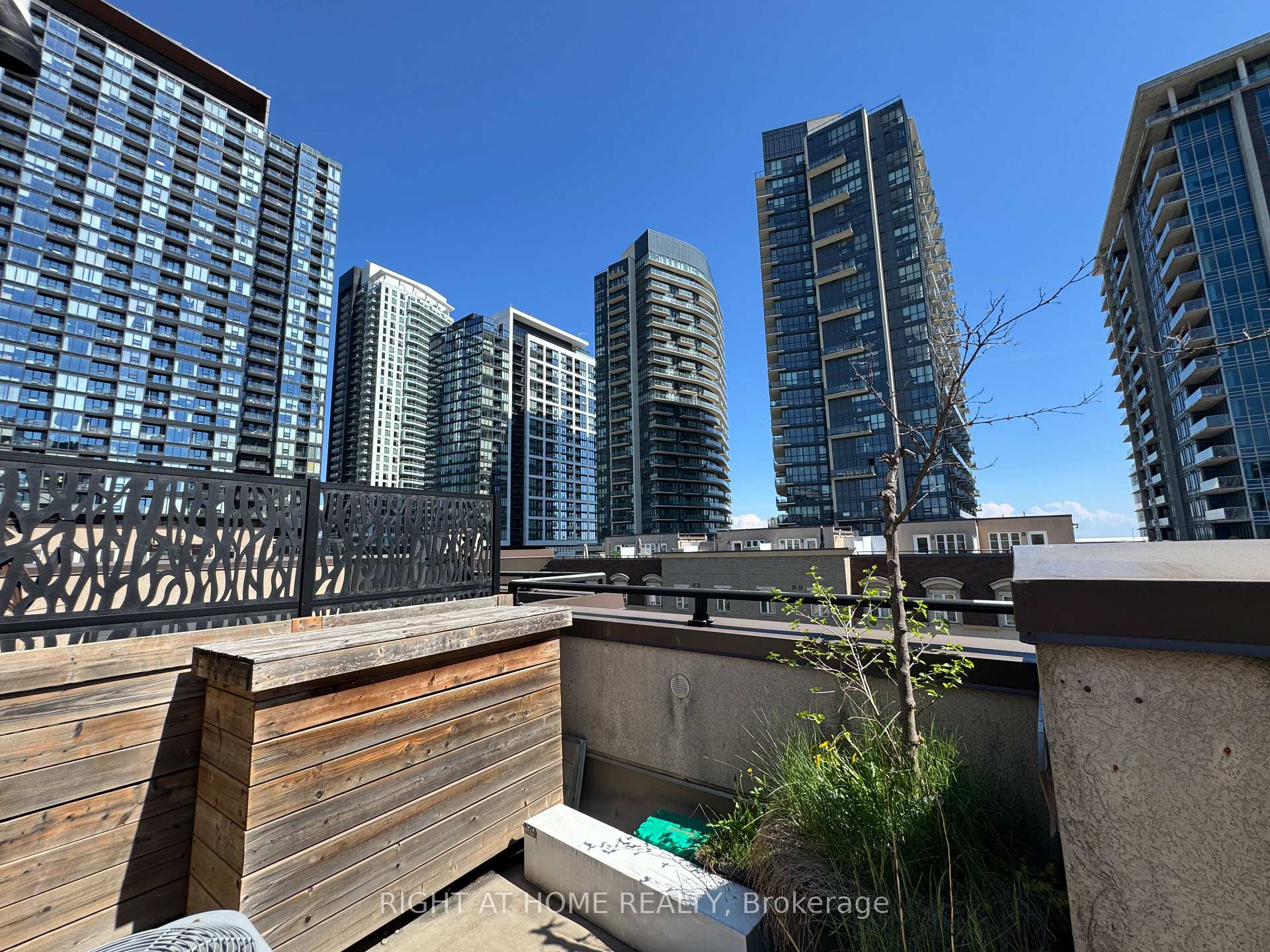 Photo 18 of Unit 425, 34 Western Battery Road, Toronto, Niagara — HOMEH