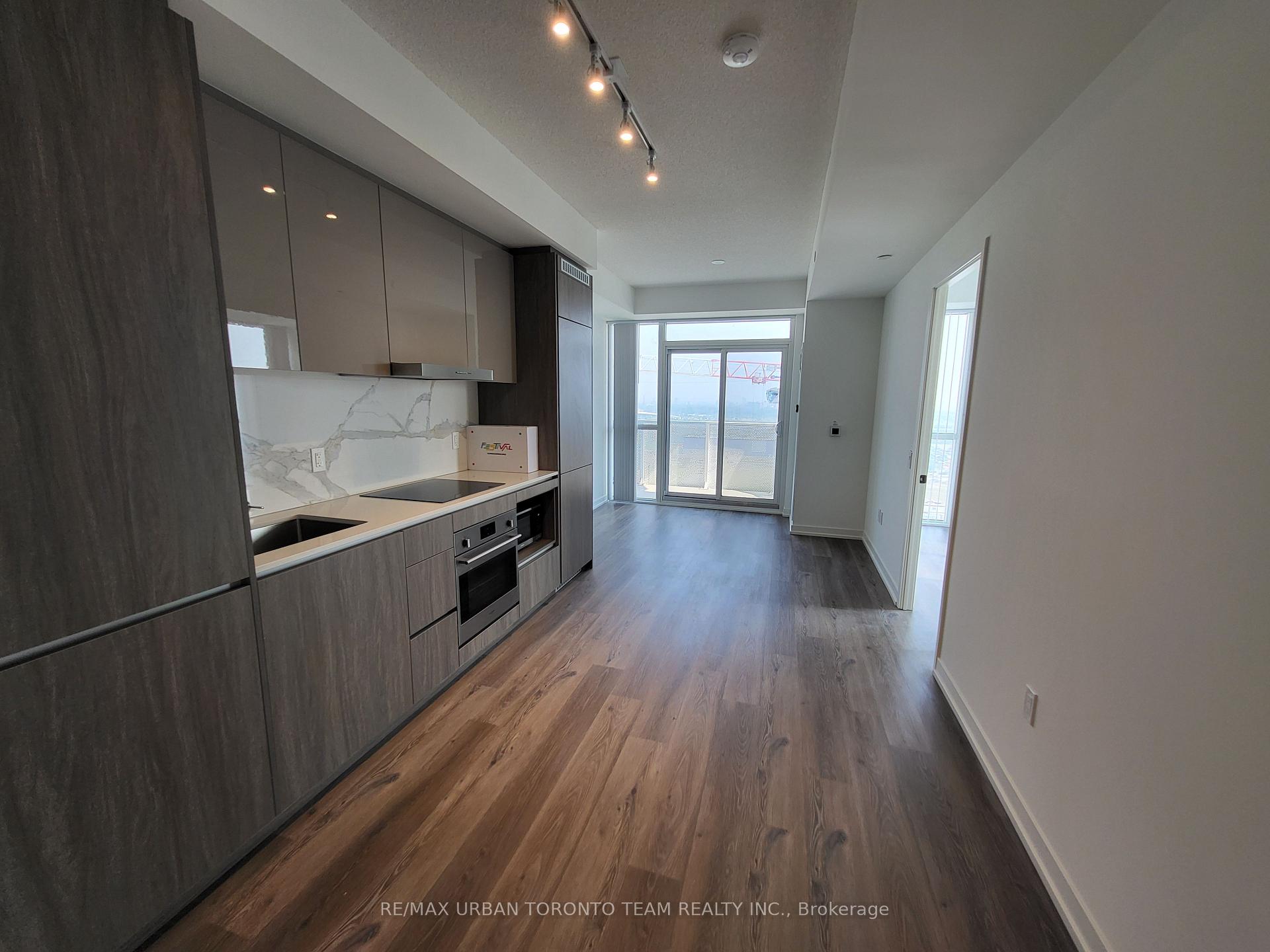 Photo 2 of Unit 1612, 28 Interchange Way, Vaughan, Vaughan Corporate Centre — HOMEH