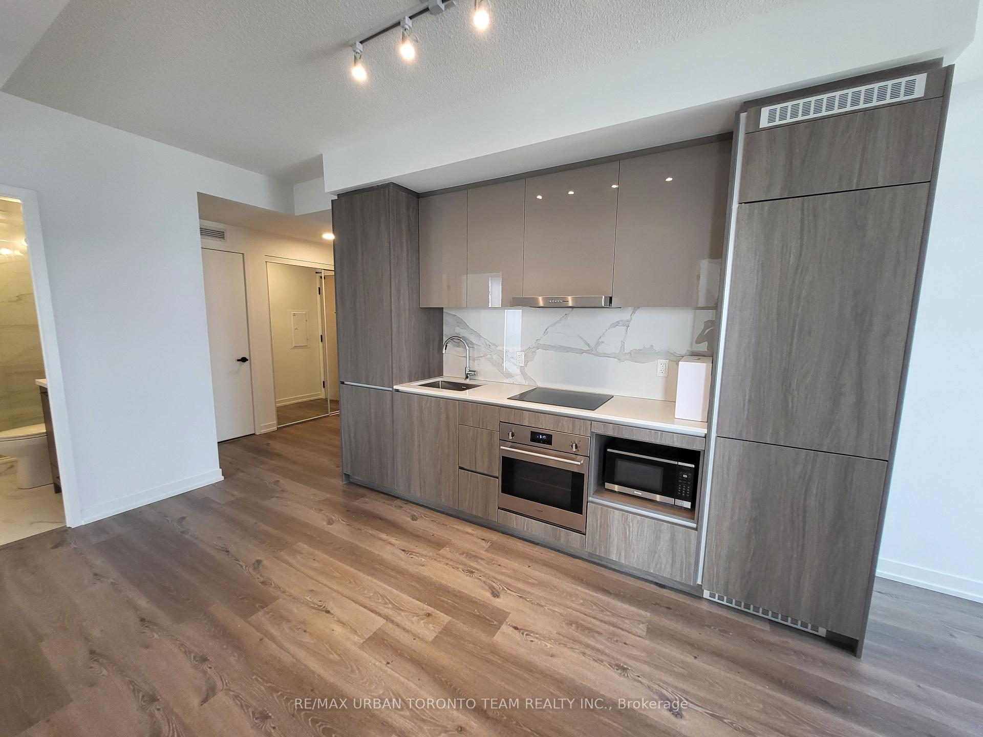 Photo 6 of Unit 1612, 28 Interchange Way, Vaughan, Vaughan Corporate Centre — HOMEH