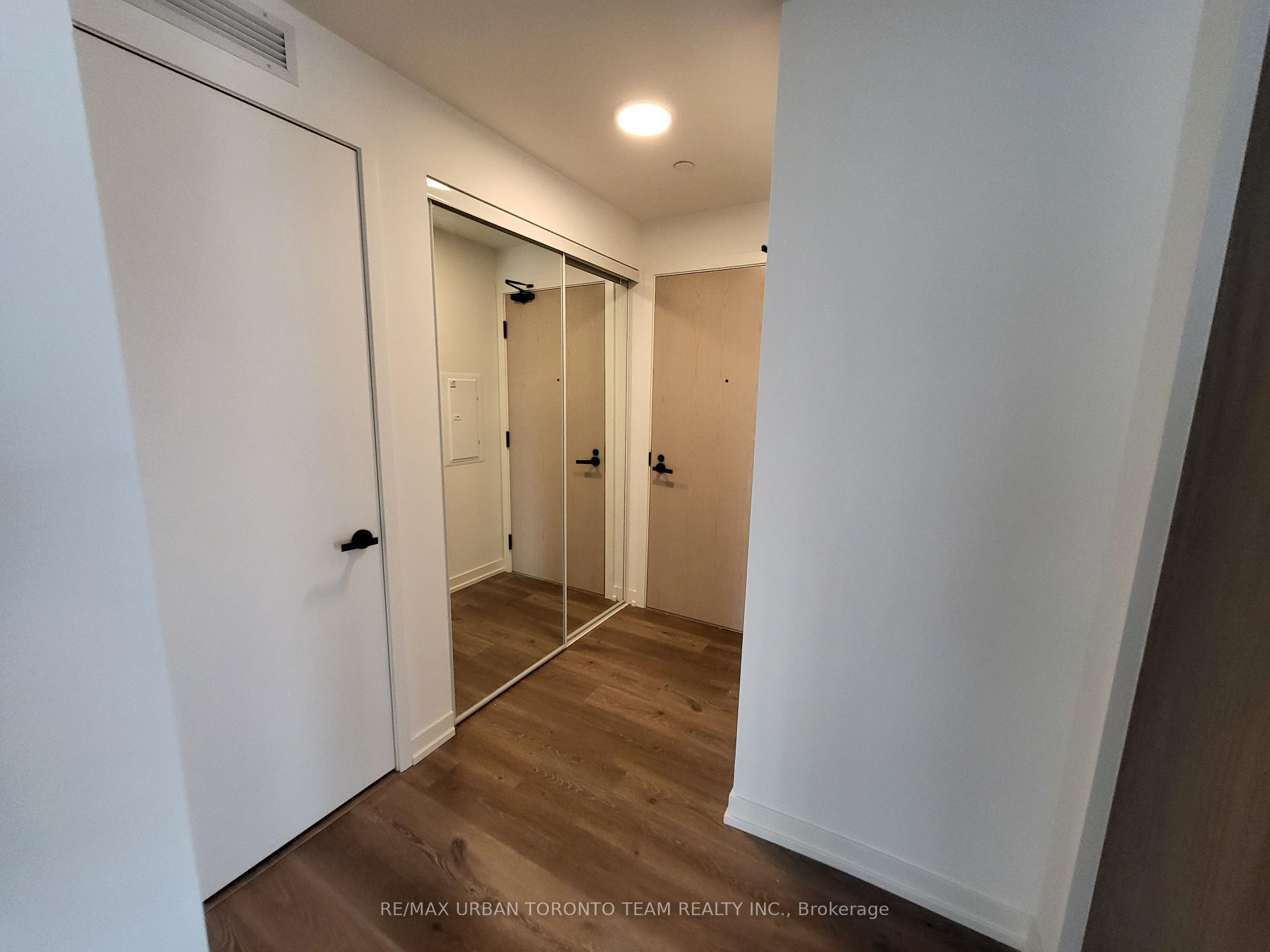 Photo 7 of Unit 1612, 28 Interchange Way, Vaughan, Vaughan Corporate Centre — HOMEH