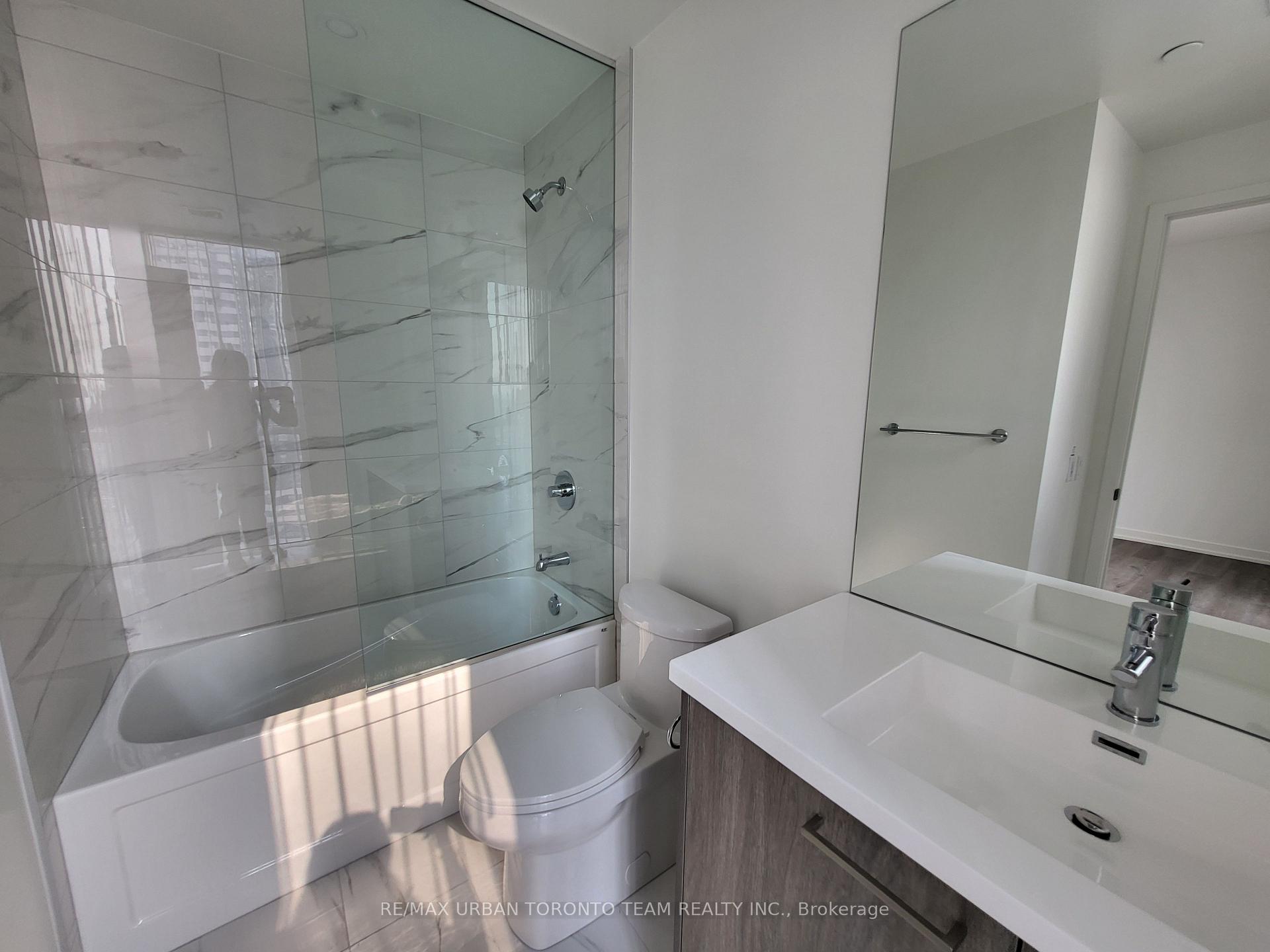 Photo 10 of Unit 1612, 28 Interchange Way, Vaughan, Vaughan Corporate Centre — HOMEH