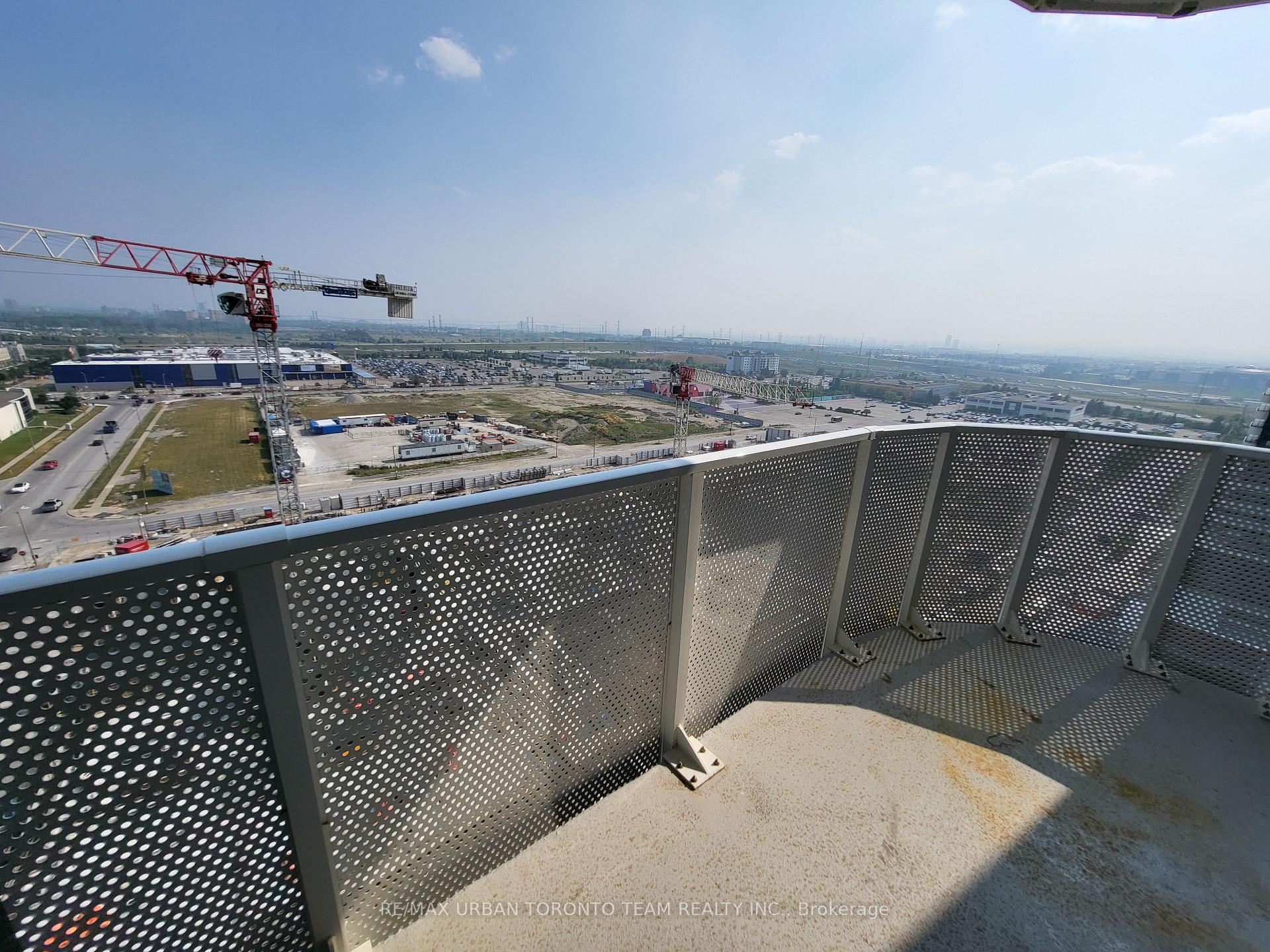 Photo 15 of Unit 1612, 28 Interchange Way, Vaughan, Vaughan Corporate Centre — HOMEH