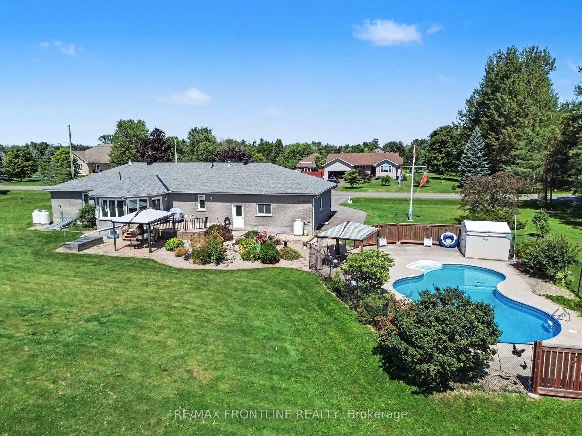 Photo 3 of 256 Orchard Crescent, Tay Valley, Bathurst/Burgess & Sherbrooke (Bathurst) Twp — HOMEH