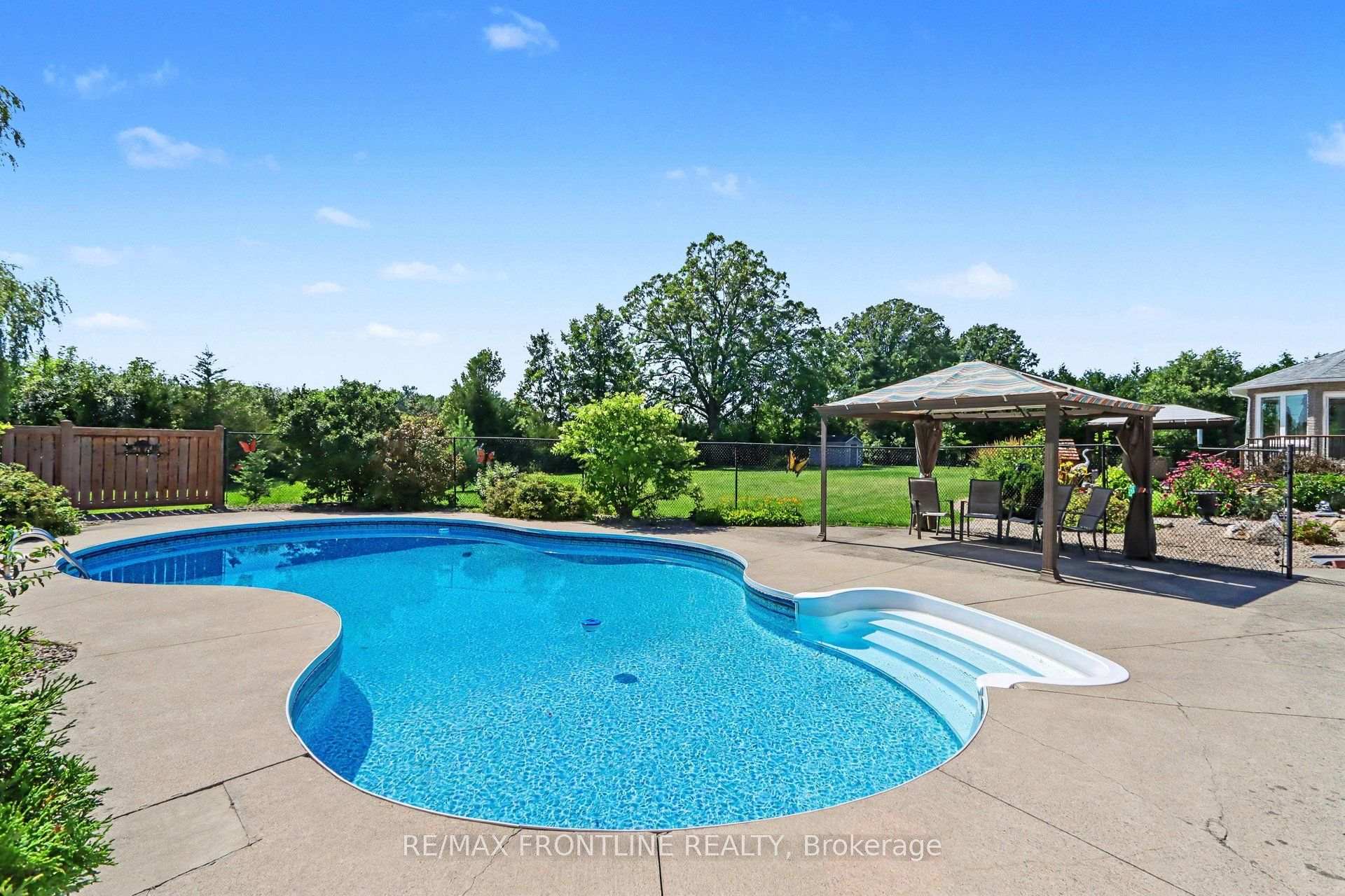 Photo 4 of 256 Orchard Crescent, Tay Valley, Bathurst/Burgess & Sherbrooke (Bathurst) Twp — HOMEH