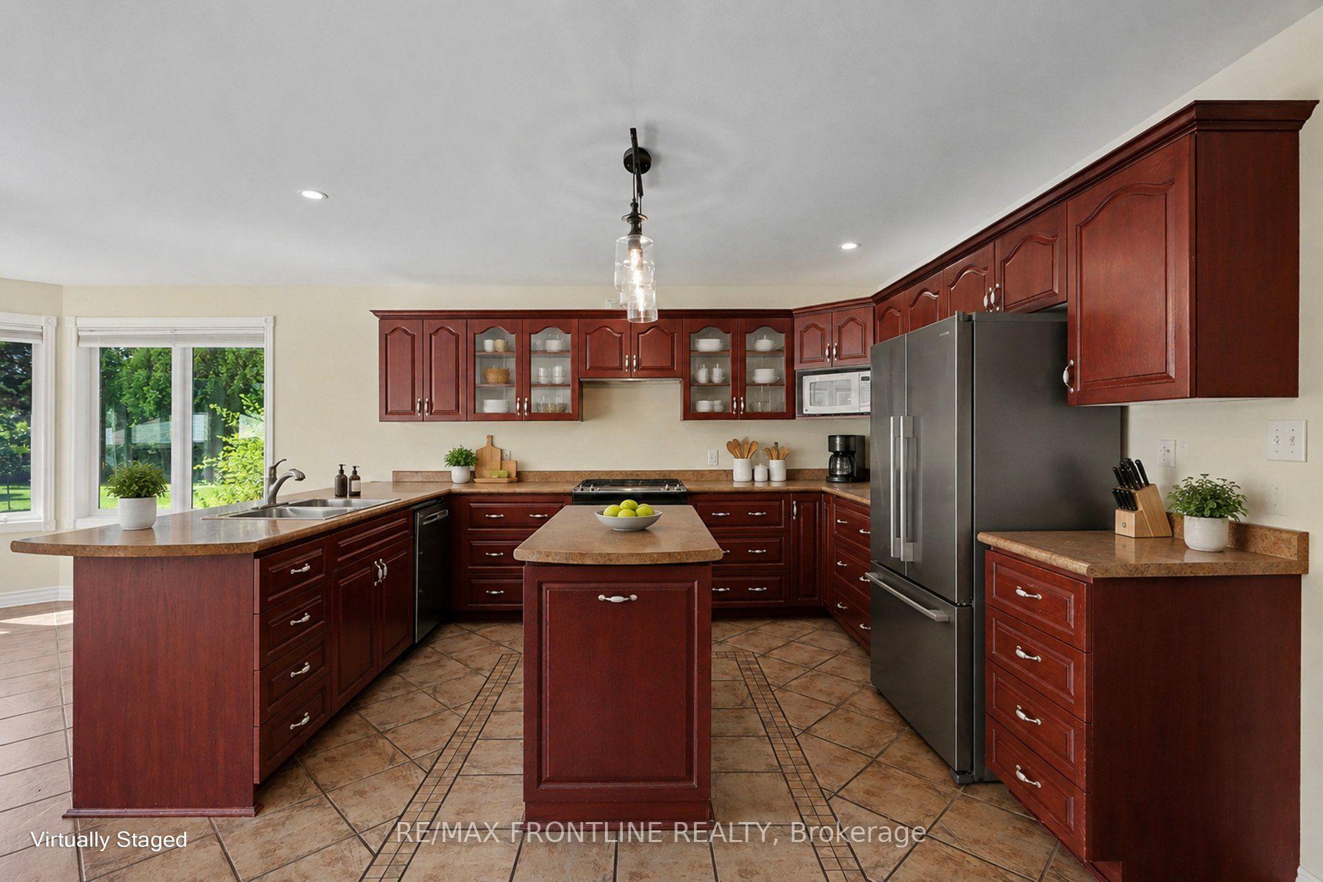 Photo 15 of 256 Orchard Crescent, Tay Valley, Bathurst/Burgess & Sherbrooke (Bathurst) Twp — HOMEH