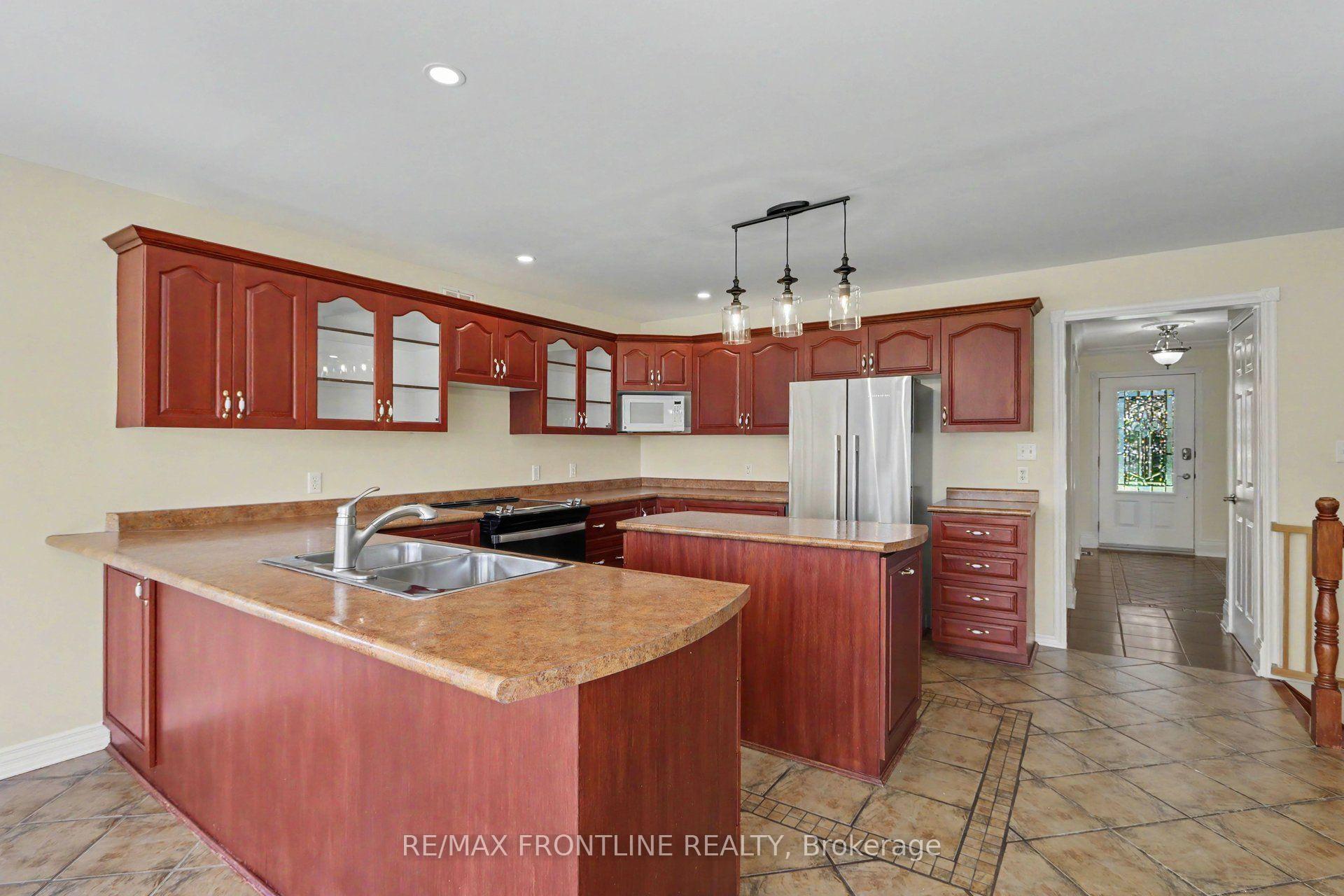 Photo 17 of 256 Orchard Crescent, Tay Valley, Bathurst/Burgess & Sherbrooke (Bathurst) Twp — HOMEH