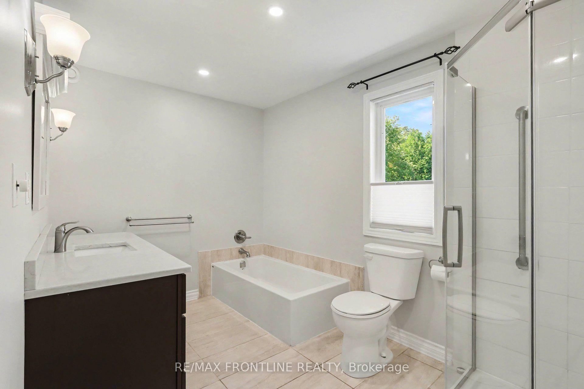 Photo 29 of 256 Orchard Crescent, Tay Valley, Bathurst/Burgess & Sherbrooke (Bathurst) Twp — HOMEH