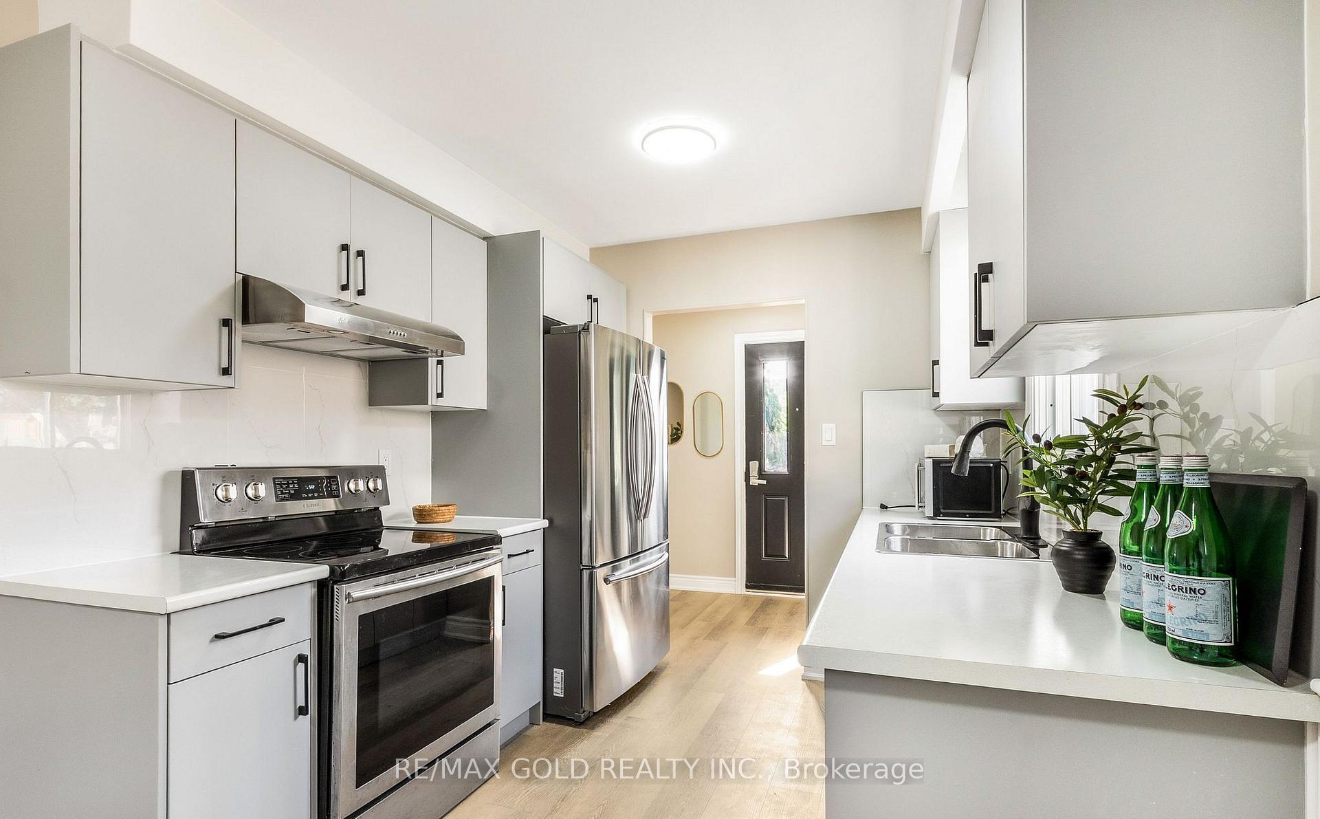 Photo 13 of 27 Sylvia Street, Barrie, Grove East — HOMEH