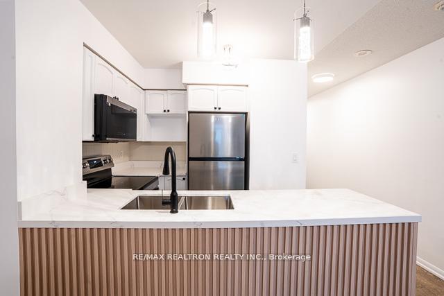 Photo 12 of Unit 808, 18 Yonge Street, Toronto, Waterfront Communities — HOMEH