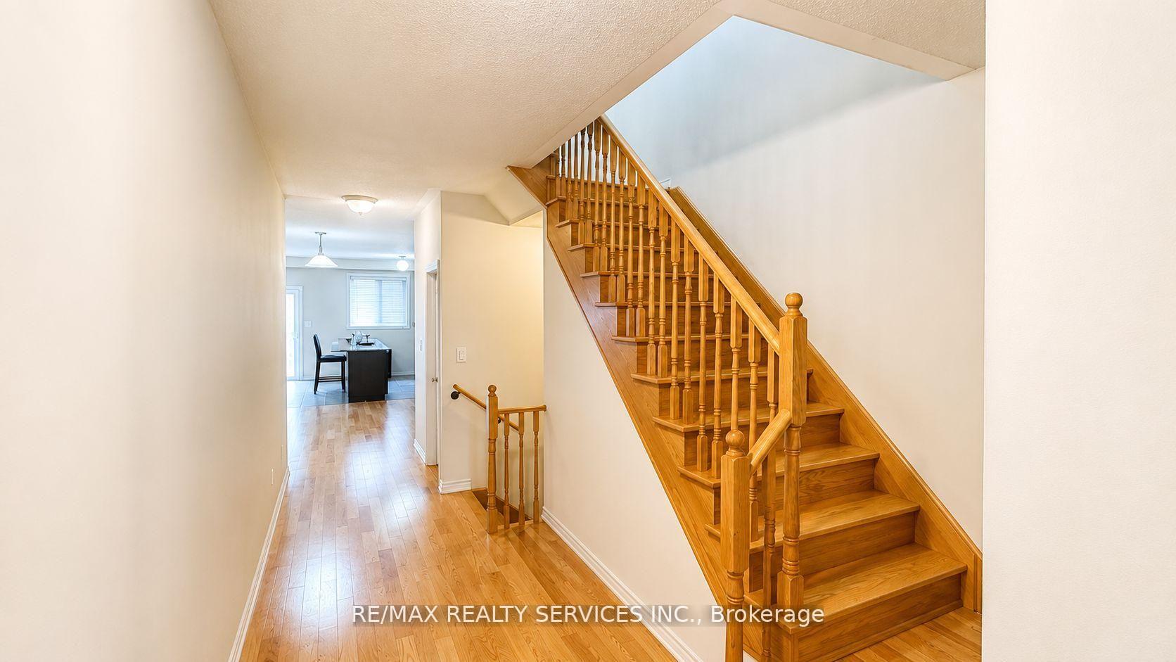 Photo 4 of 23 Sail Road, Brampton, Northwest Brampton — HOMEH