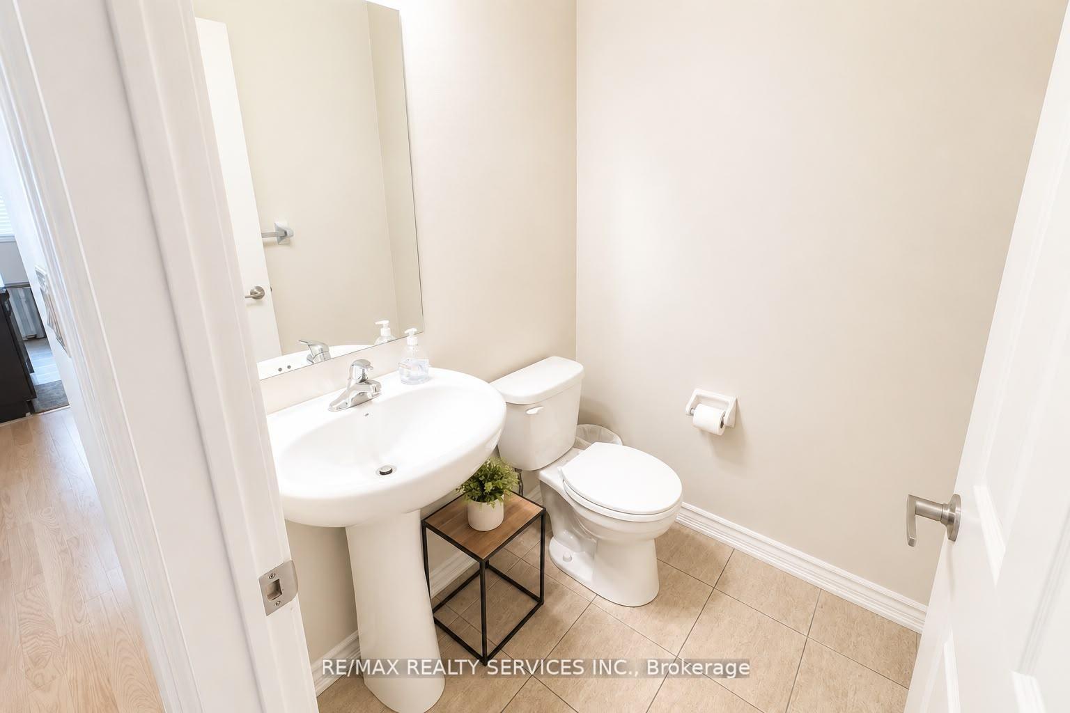 Photo 8 of 23 Sail Road, Brampton, Northwest Brampton — HOMEH