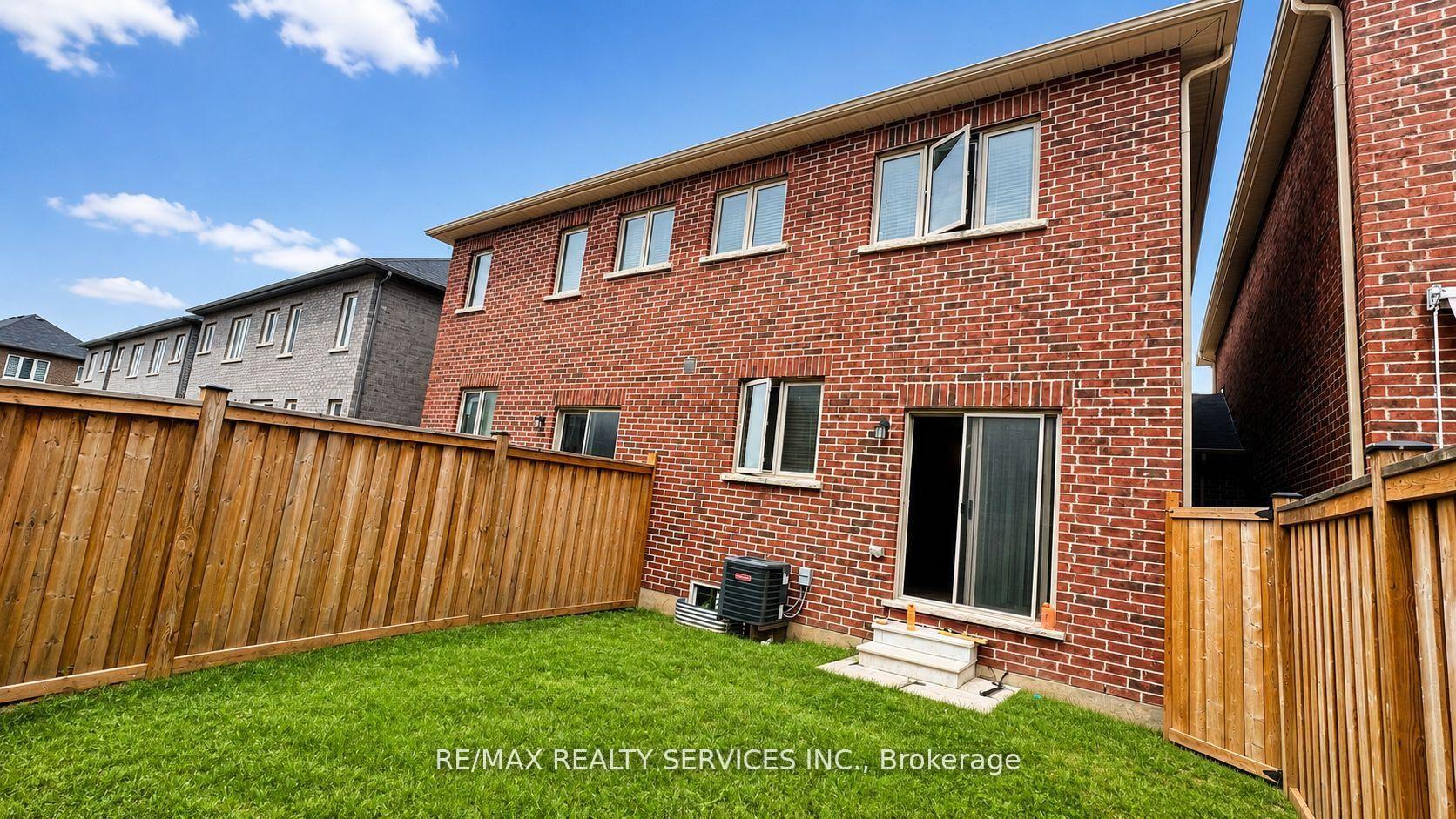 Photo 18 of 23 Sail Road, Brampton, Northwest Brampton — HOMEH