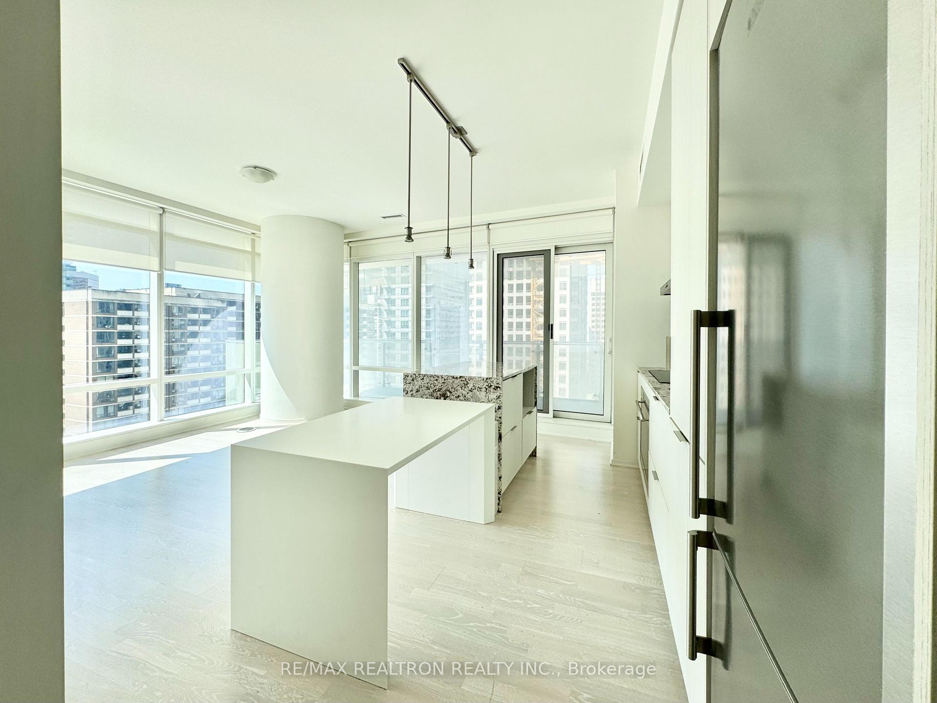 Photo 3 of Unit 1207, 1 Bloor Street E, Toronto, Church-Yonge Corridor — HOMEH