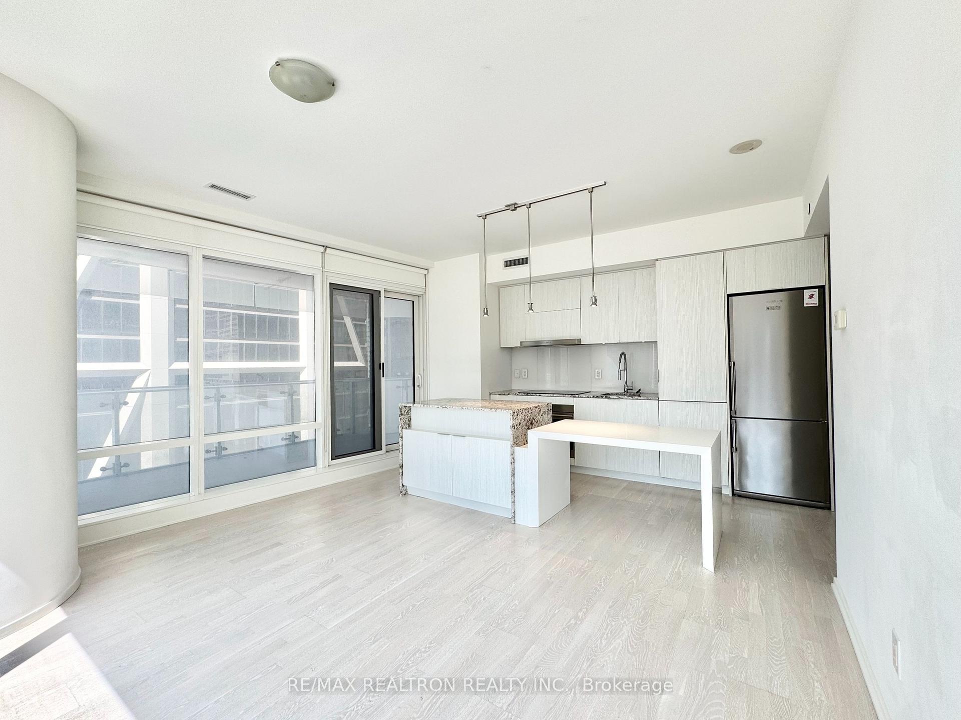 Photo 4 of Unit 1207, 1 Bloor Street E, Toronto, Church-Yonge Corridor — HOMEH