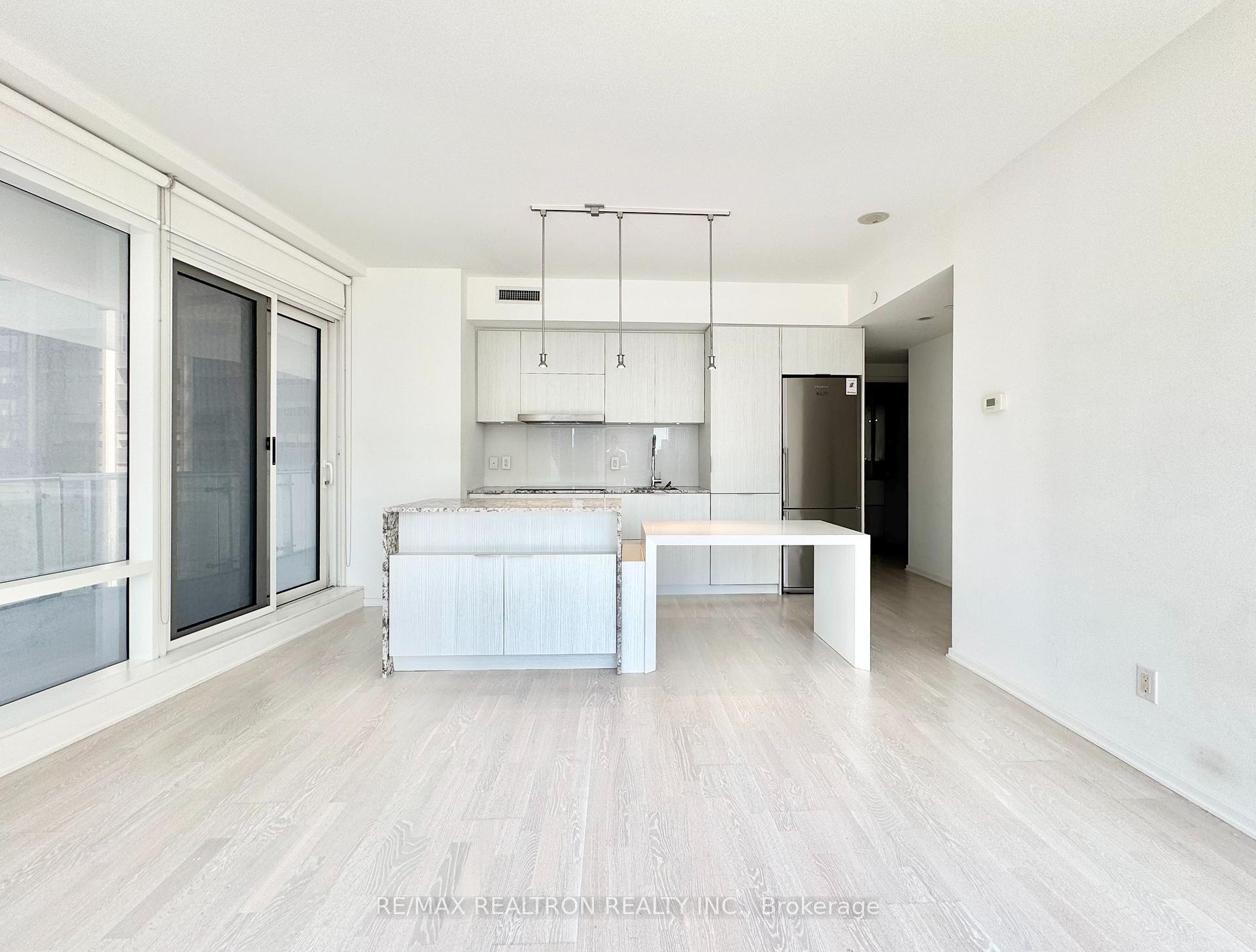 Photo 5 of Unit 1207, 1 Bloor Street E, Toronto, Church-Yonge Corridor — HOMEH