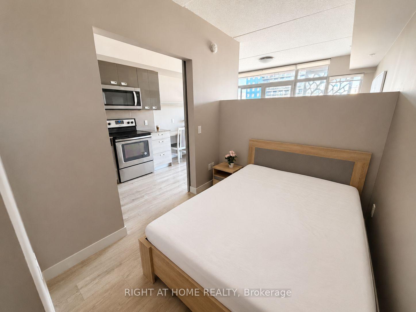 Photo 12 of 250 Albert Street, Waterloo, Downtown Waterloo — HOMEH
