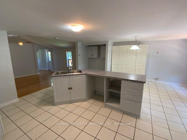 Photo 5 of 936 Gloucester Street N, Cornwall, Cornwall — HOMEH