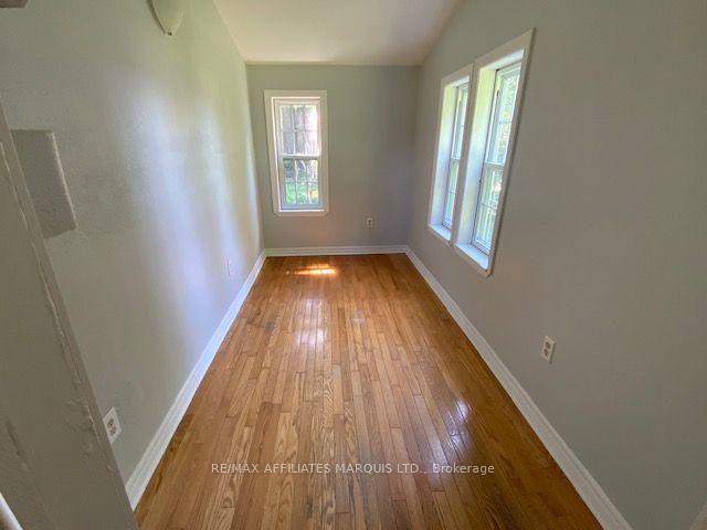 Photo 11 of 936 Gloucester Street N, Cornwall, Cornwall — HOMEH