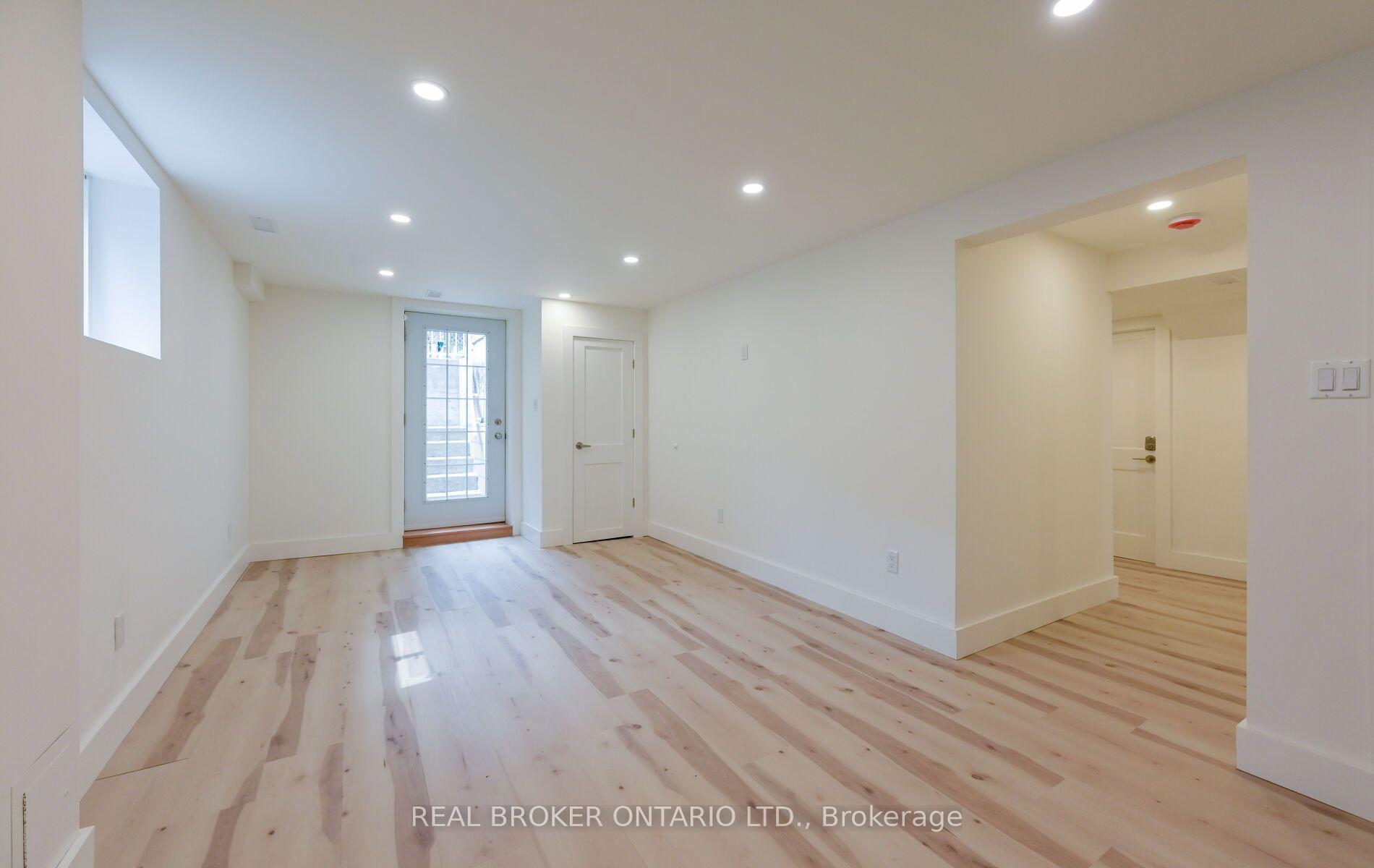 Photo 8 of 20 Campkin Street, Brampton, Brampton South — HOMEH