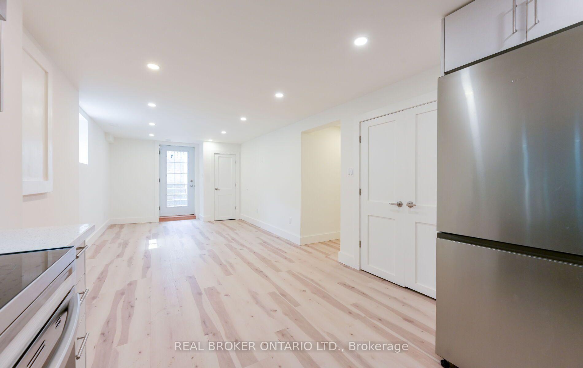 Photo 9 of 20 Campkin Street, Brampton, Brampton South — HOMEH