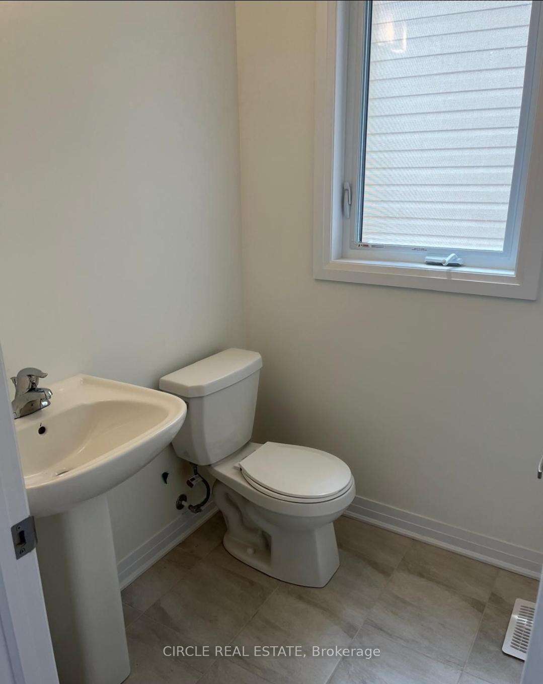 Photo 26 of 158 Port Crescent, Welland, Dain City — HOMEH