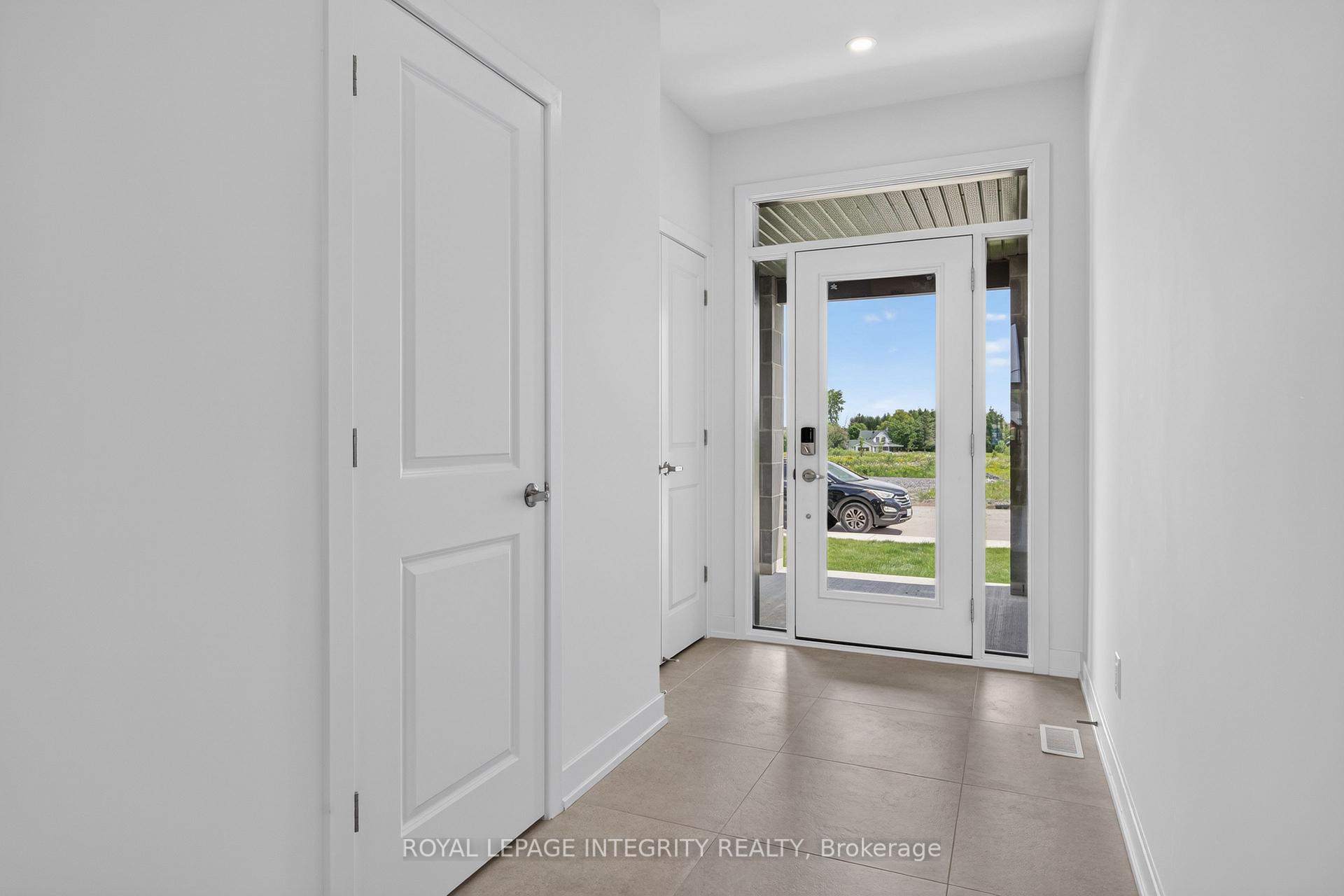 Photo 2 of 1132 Spoor Street, Ottawa, Kanata - Rural Kanata (Central) — HOMEH