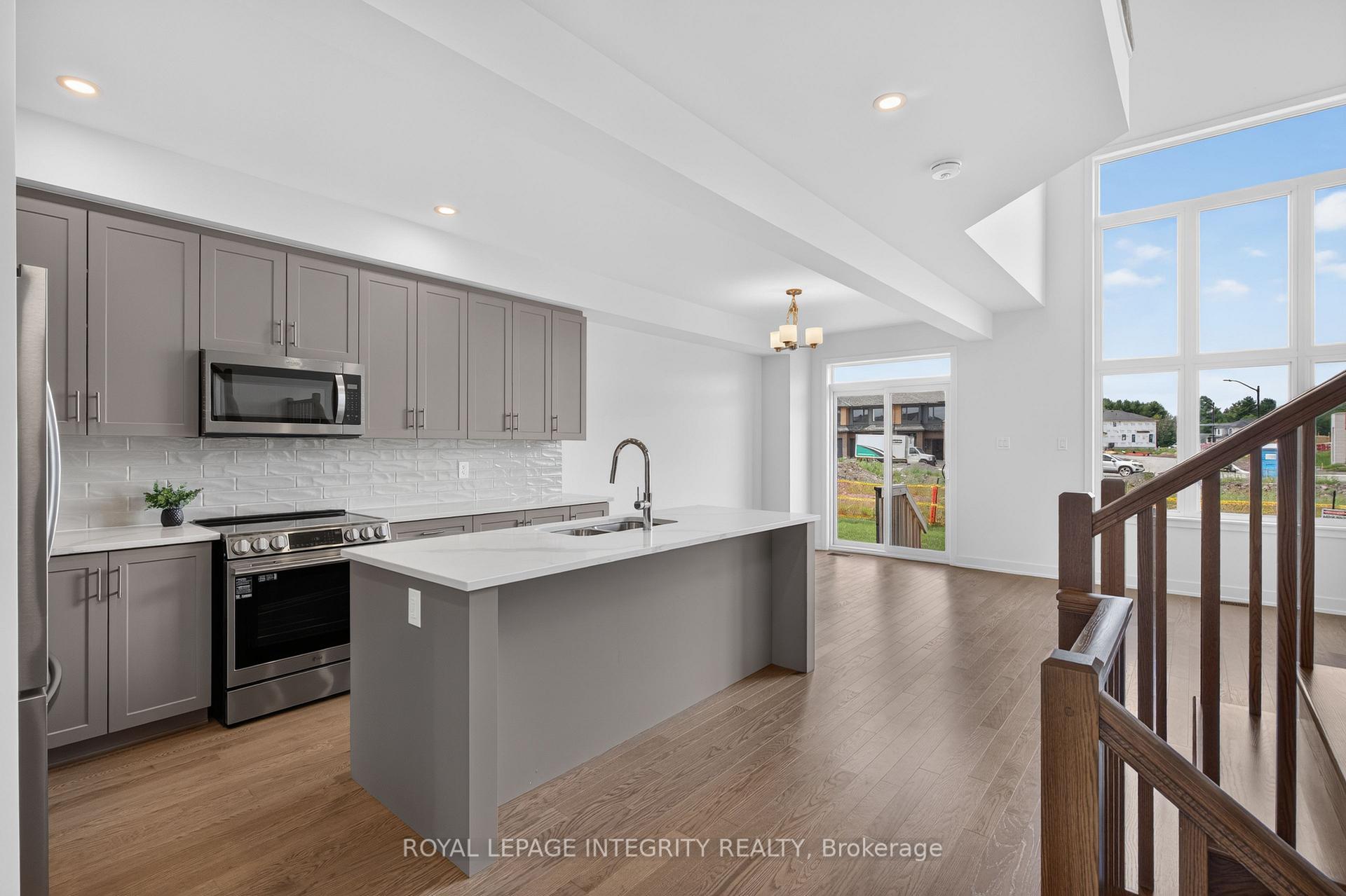 Photo 6 of 1132 Spoor Street, Ottawa, Kanata - Rural Kanata (Central) — HOMEH