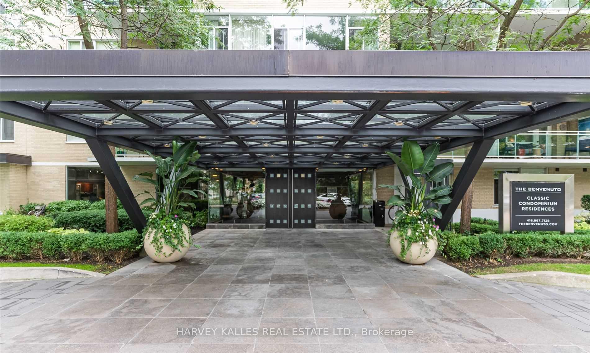 Photo 2 of Unit 320, 1 Benvenuto Place, Toronto, Casa Loma — HOMEH