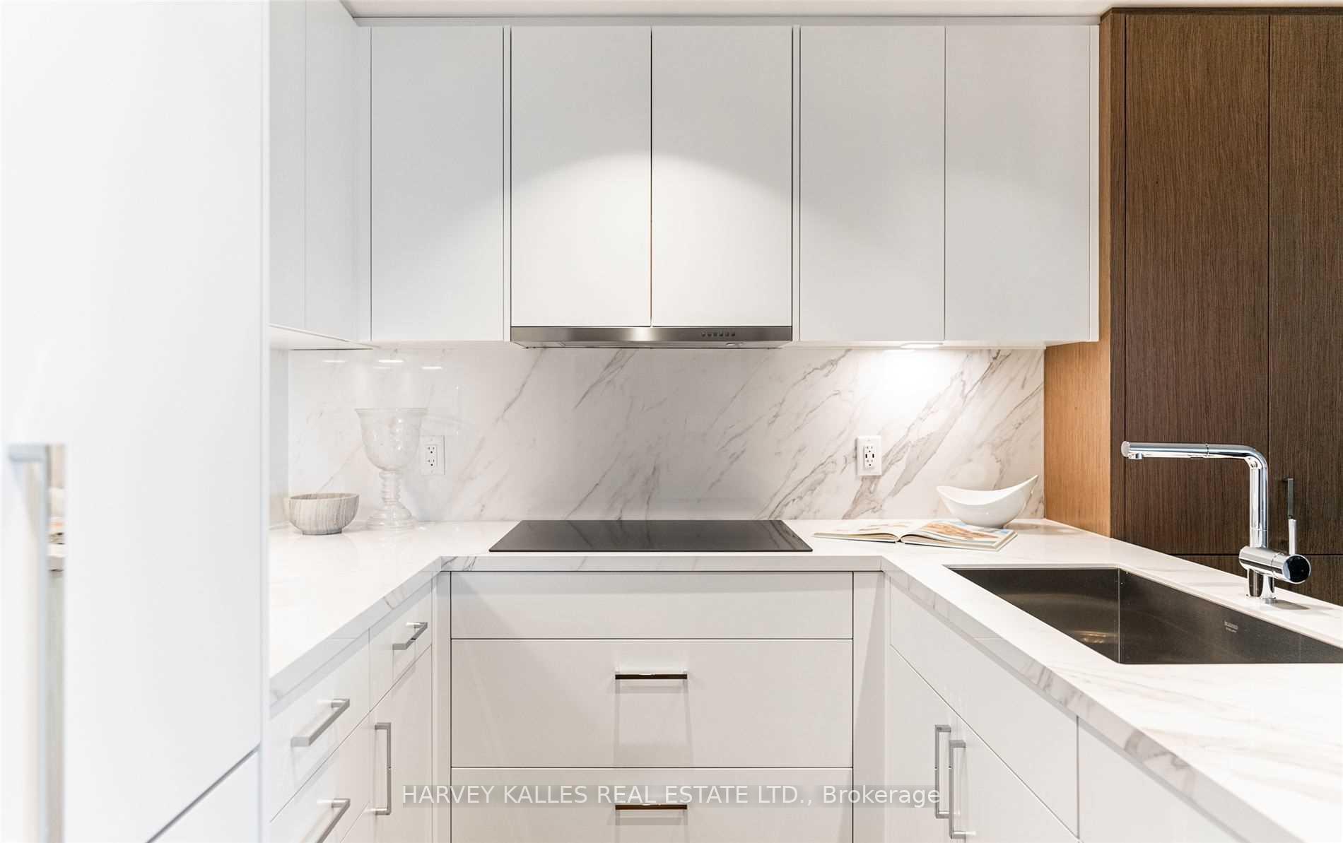 Photo 15 of Unit 320, 1 Benvenuto Place, Toronto, Casa Loma — HOMEH