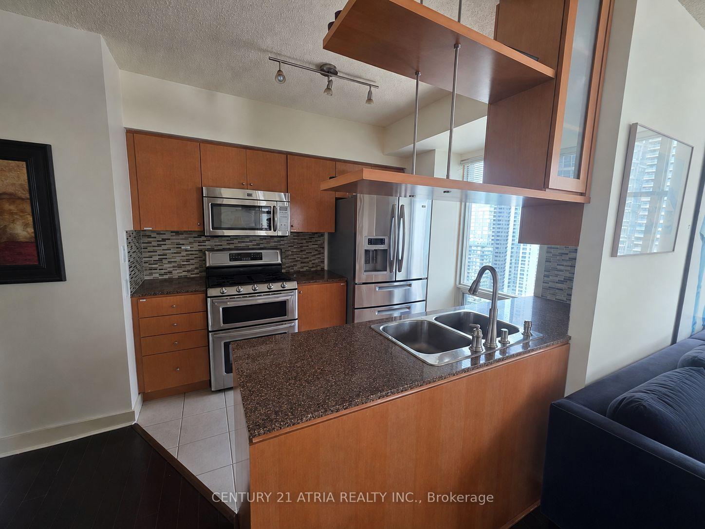 Photo 8 of Unit 3706, 35 Mariner Terrace, Toronto, Waterfront Communities — HOMEH