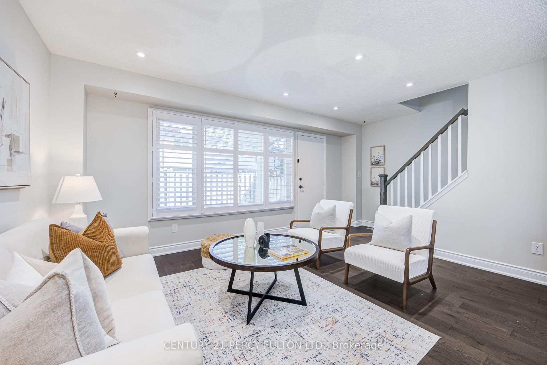 Photo 3 of 87 Crab Apple Way, North York, Parkwoods-Donalda — HOMEH