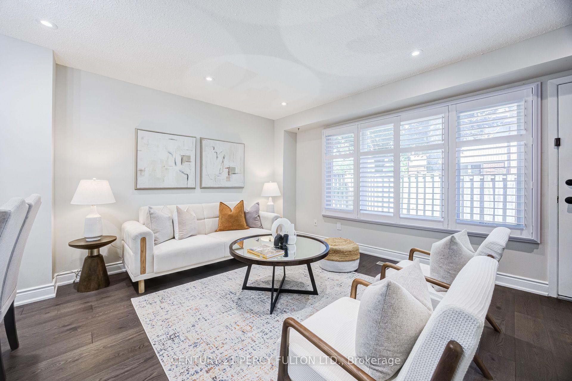 Photo 4 of 87 Crab Apple Way, North York, Parkwoods-Donalda — HOMEH