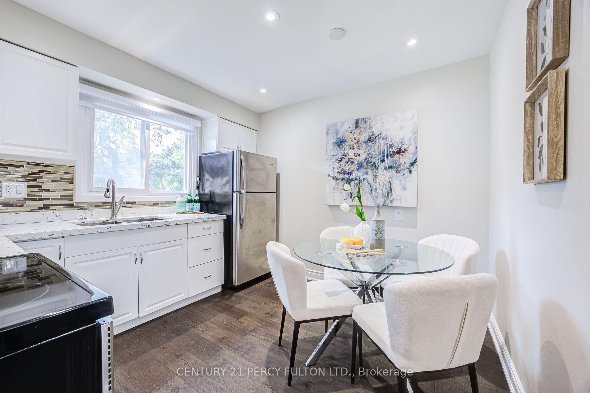 Photo 10 of 87 Crab Apple Way, North York, Parkwoods-Donalda — HOMEH