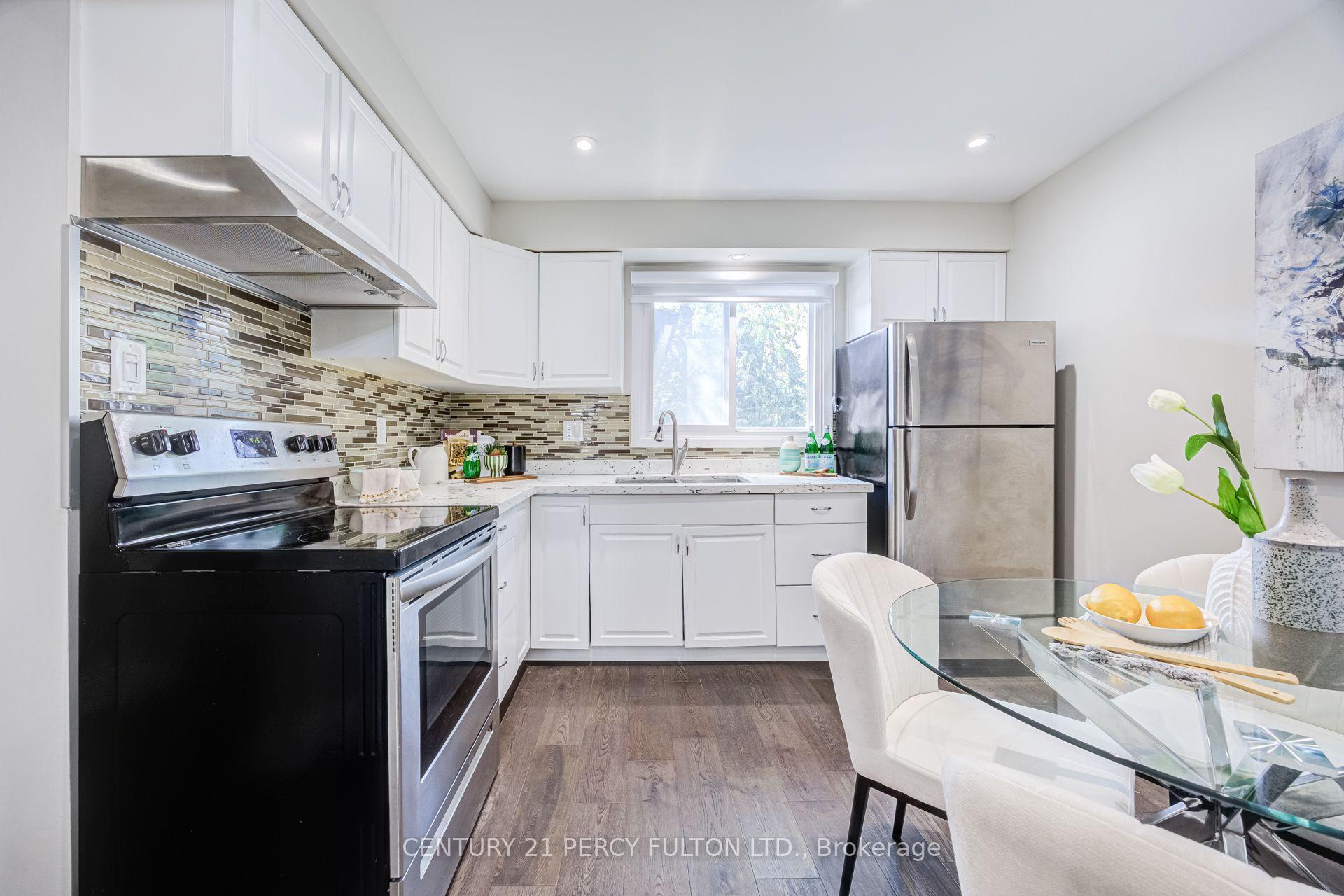 Photo 11 of 87 Crab Apple Way, North York, Parkwoods-Donalda — HOMEH