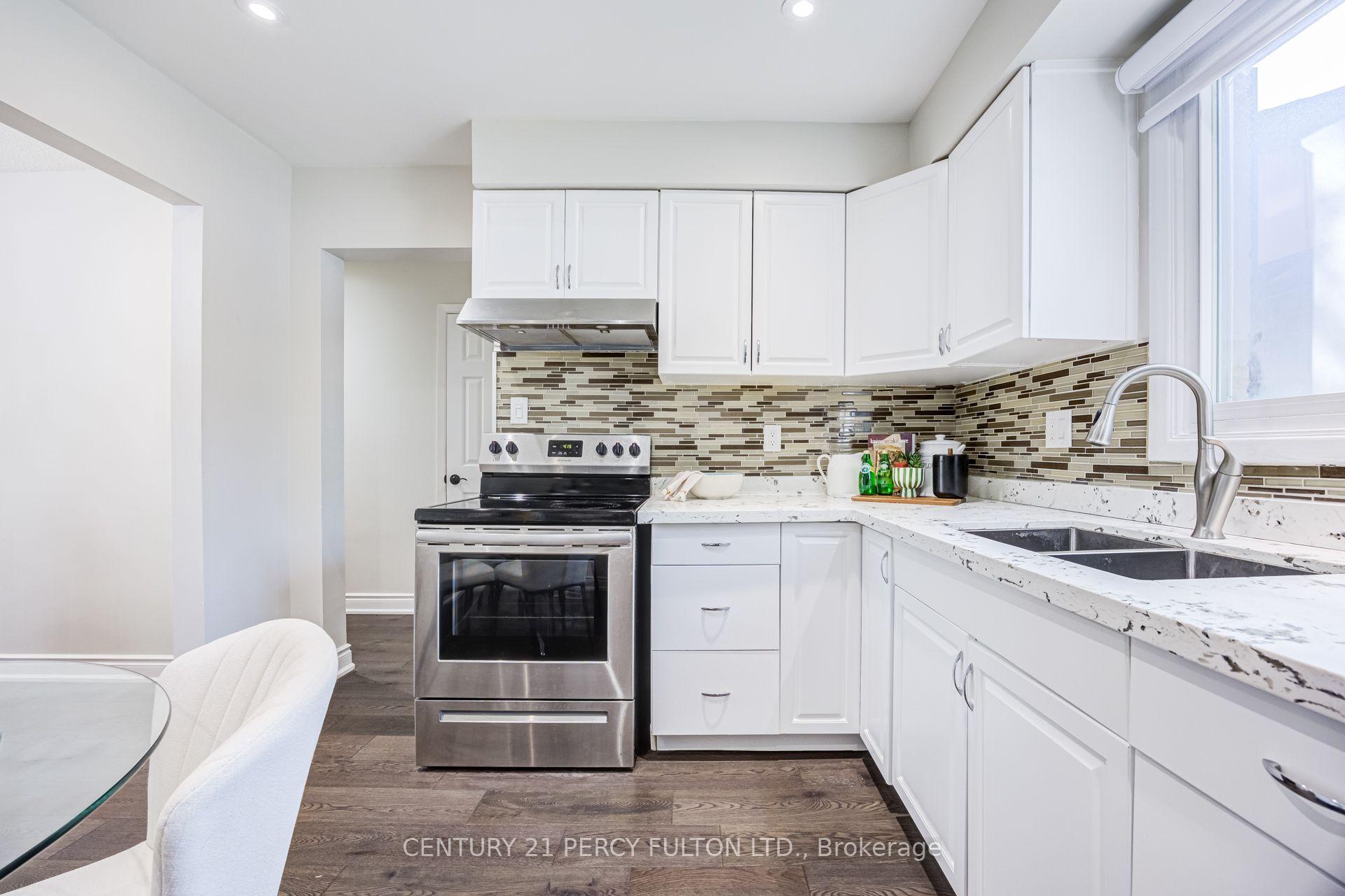 Photo 13 of 87 Crab Apple Way, North York, Parkwoods-Donalda — HOMEH