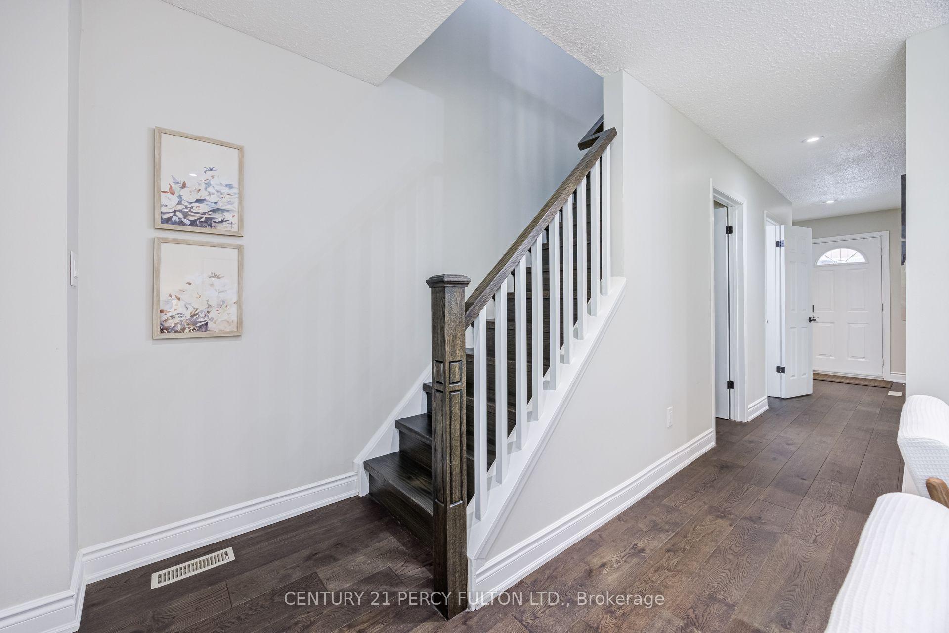 Photo 15 of 87 Crab Apple Way, North York, Parkwoods-Donalda — HOMEH