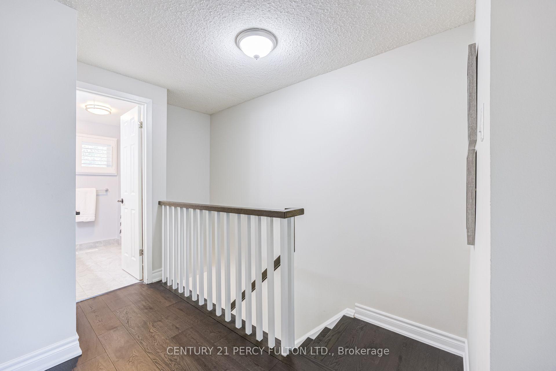 Photo 16 of 87 Crab Apple Way, North York, Parkwoods-Donalda — HOMEH
