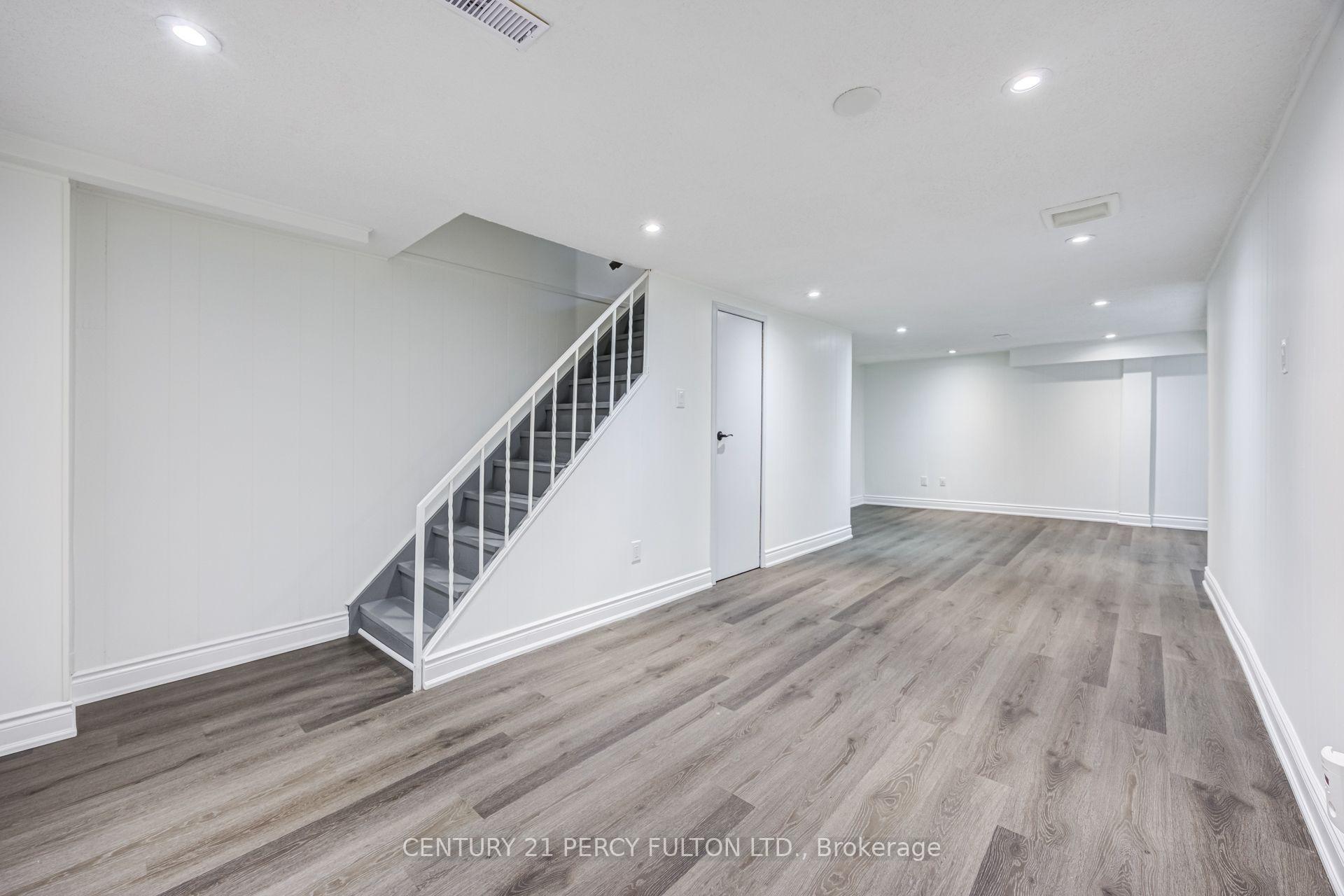 Photo 28 of 87 Crab Apple Way, North York, Parkwoods-Donalda — HOMEH