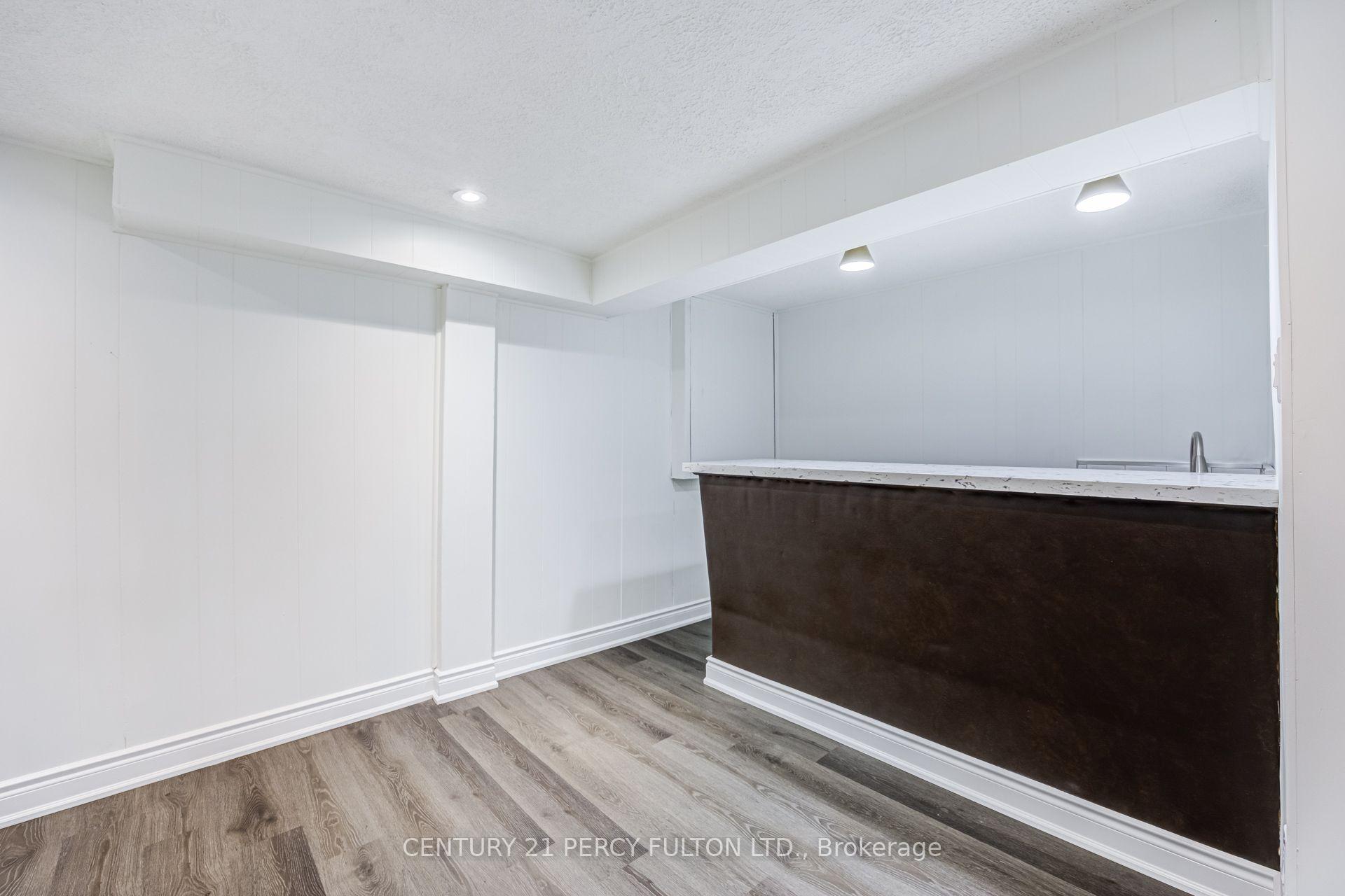 Photo 32 of 87 Crab Apple Way, North York, Parkwoods-Donalda — HOMEH
