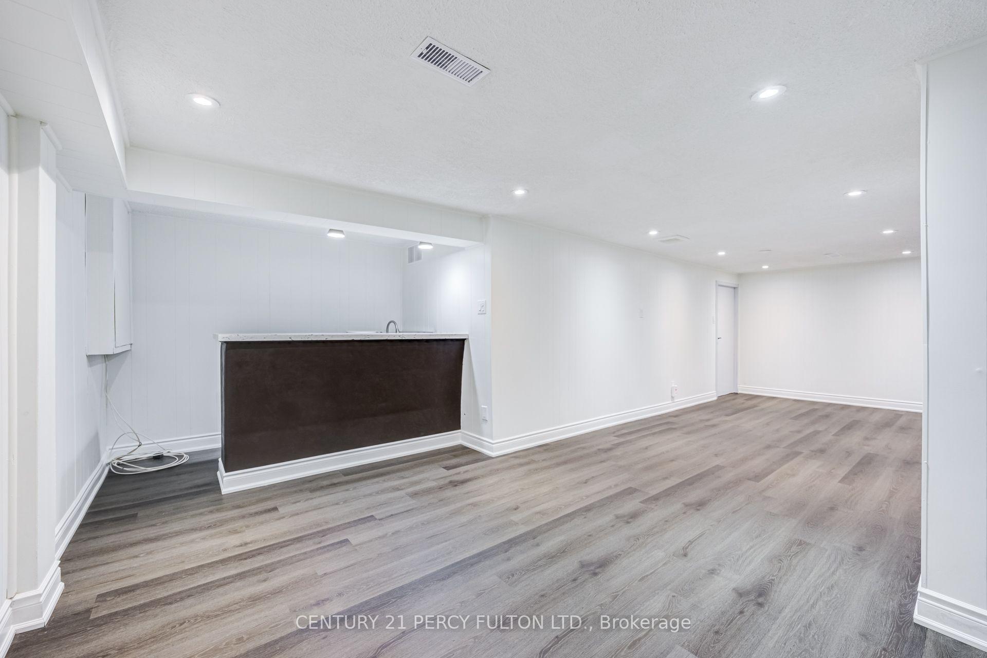 Photo 36 of 87 Crab Apple Way, North York, Parkwoods-Donalda — HOMEH