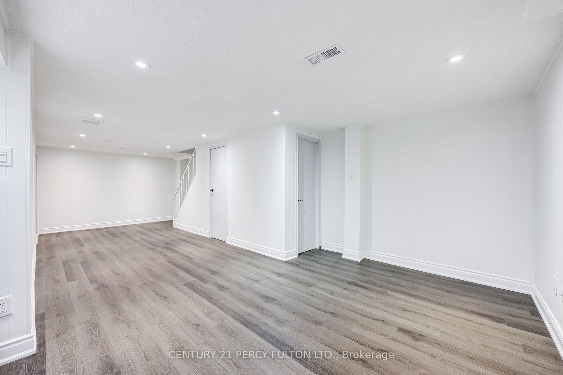 Photo 37 of 87 Crab Apple Way, North York, Parkwoods-Donalda — HOMEH