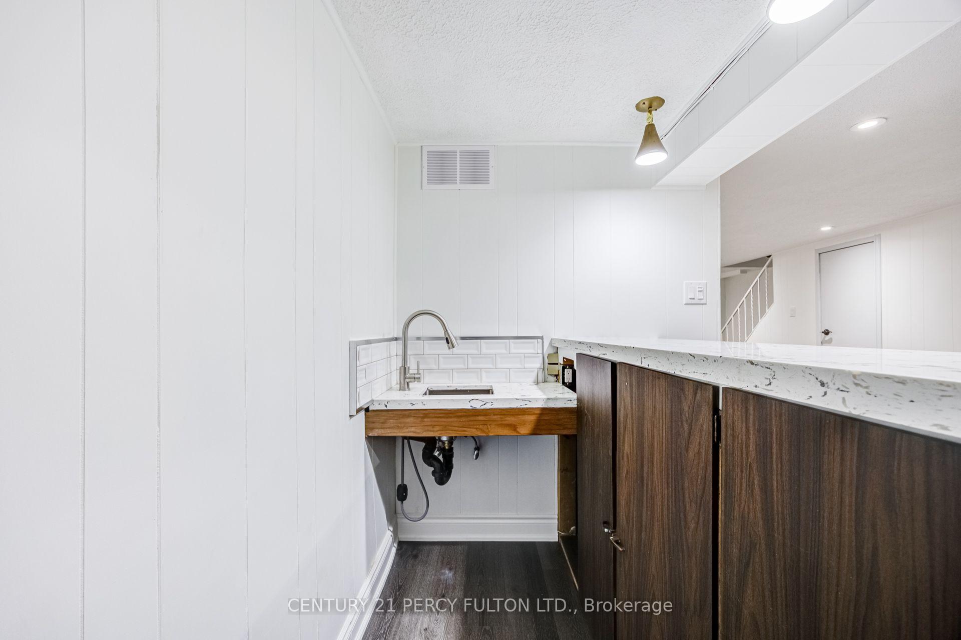 Photo 38 of 87 Crab Apple Way, North York, Parkwoods-Donalda — HOMEH