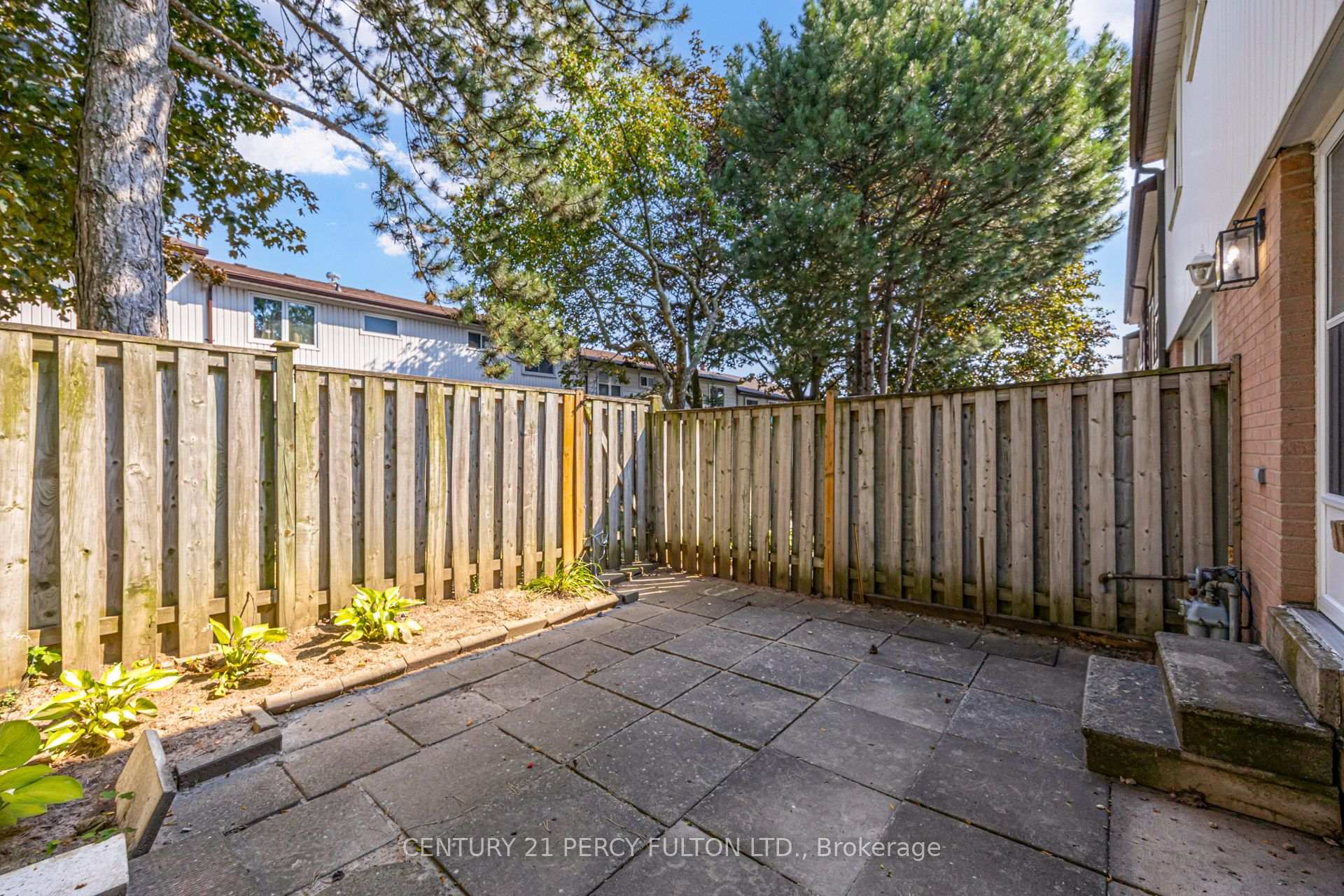 Photo 43 of 87 Crab Apple Way, North York, Parkwoods-Donalda — HOMEH
