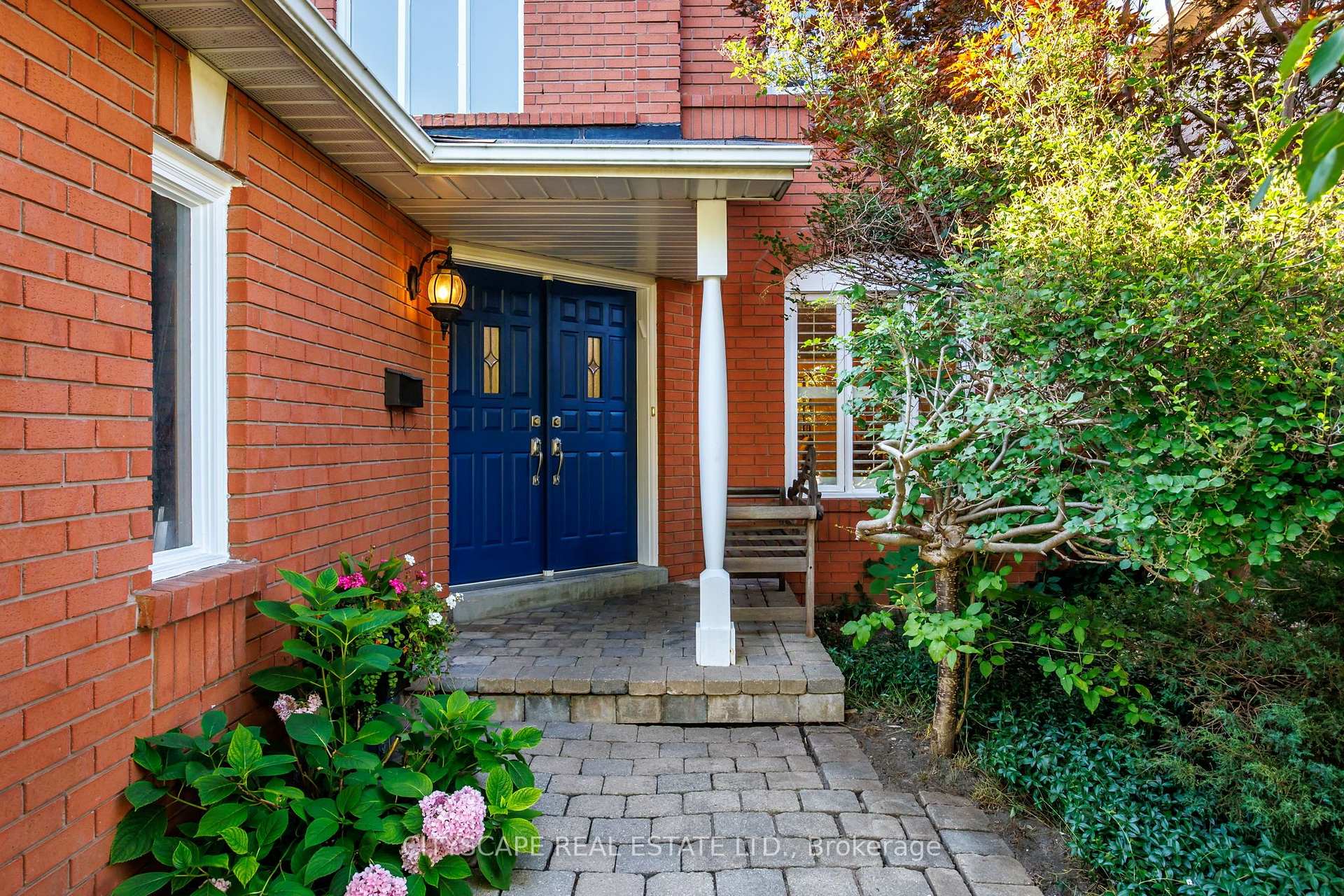 Photo 4 of 112 Mulholland Drive, Vaughan, Beverley Glen — HOMEH