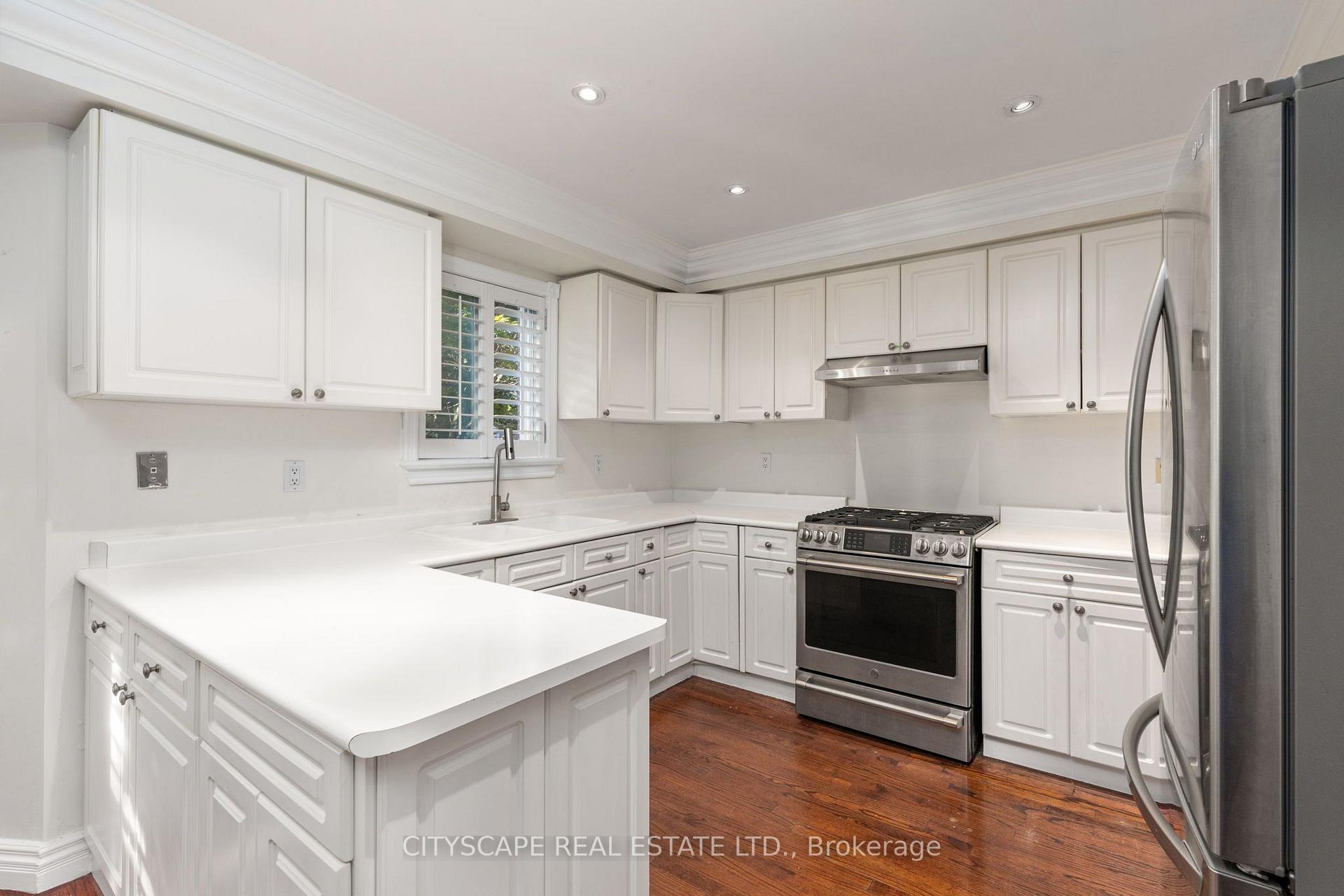 Photo 13 of 112 Mulholland Drive, Vaughan, Beverley Glen — HOMEH