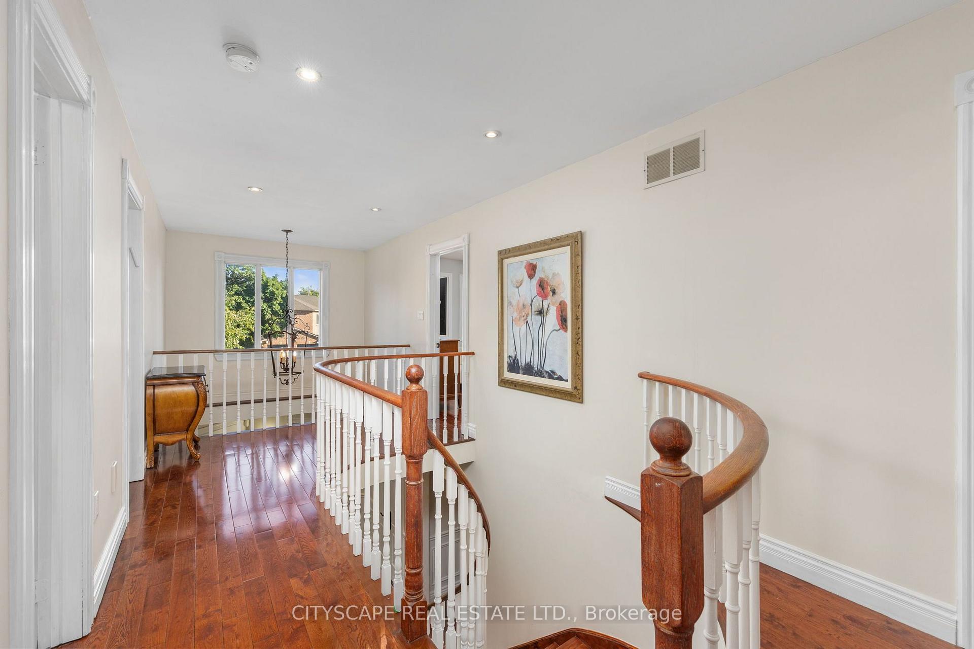 Photo 23 of 112 Mulholland Drive, Vaughan, Beverley Glen — HOMEH