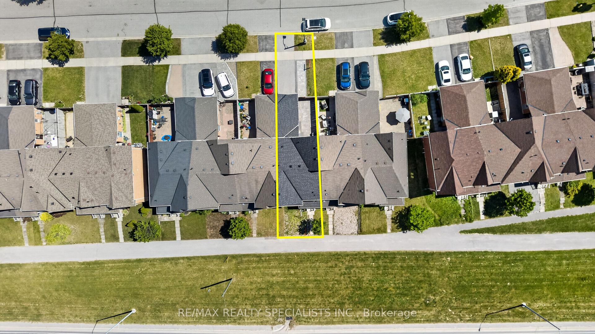 Photo 5 of 45 Warnford Circle, Ajax, Northeast Ajax — HOMEH