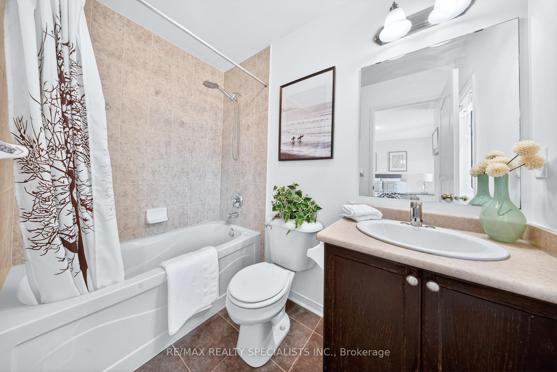 Photo 25 of 45 Warnford Circle, Ajax, Northeast Ajax — HOMEH