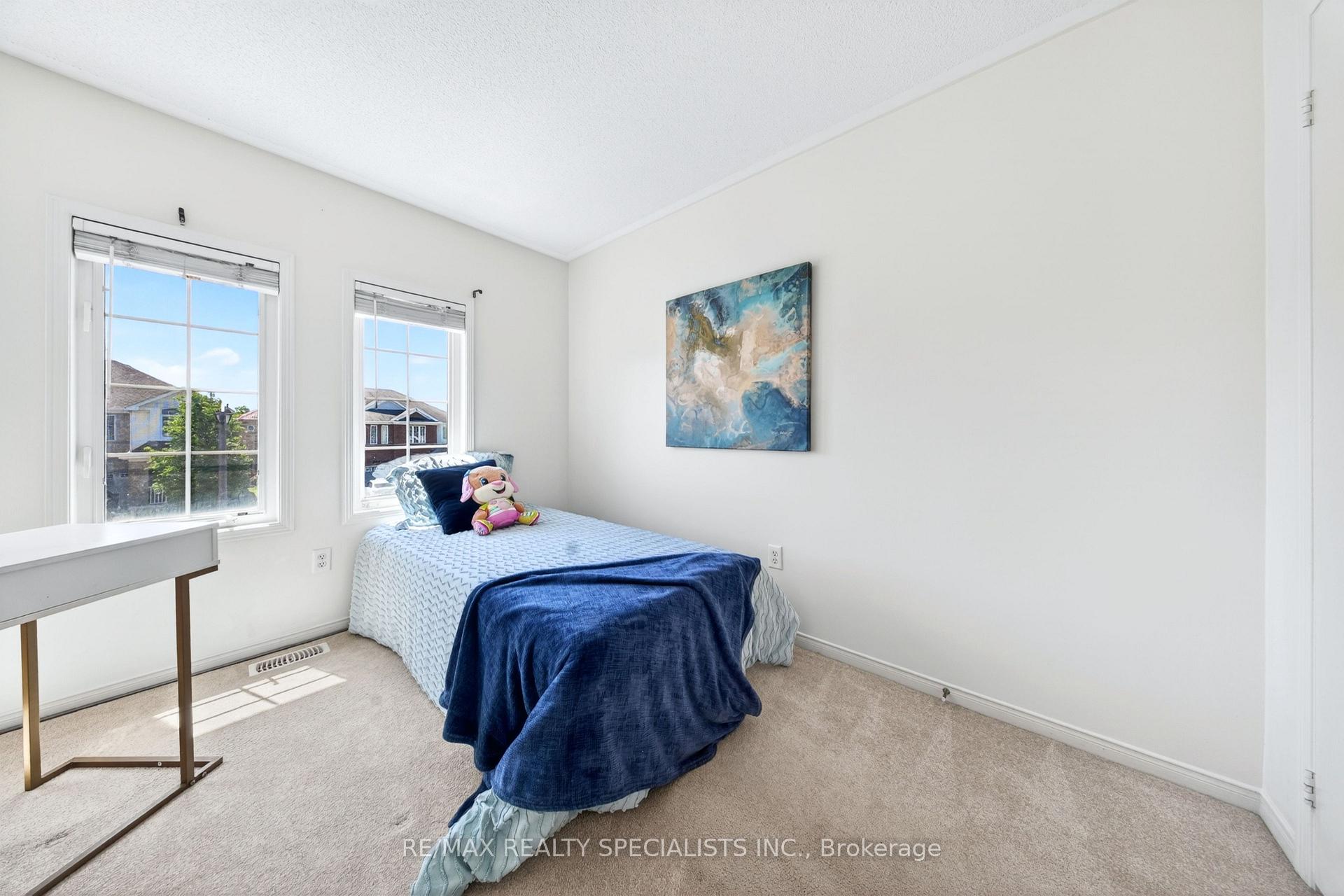 Photo 27 of 45 Warnford Circle, Ajax, Northeast Ajax — HOMEH